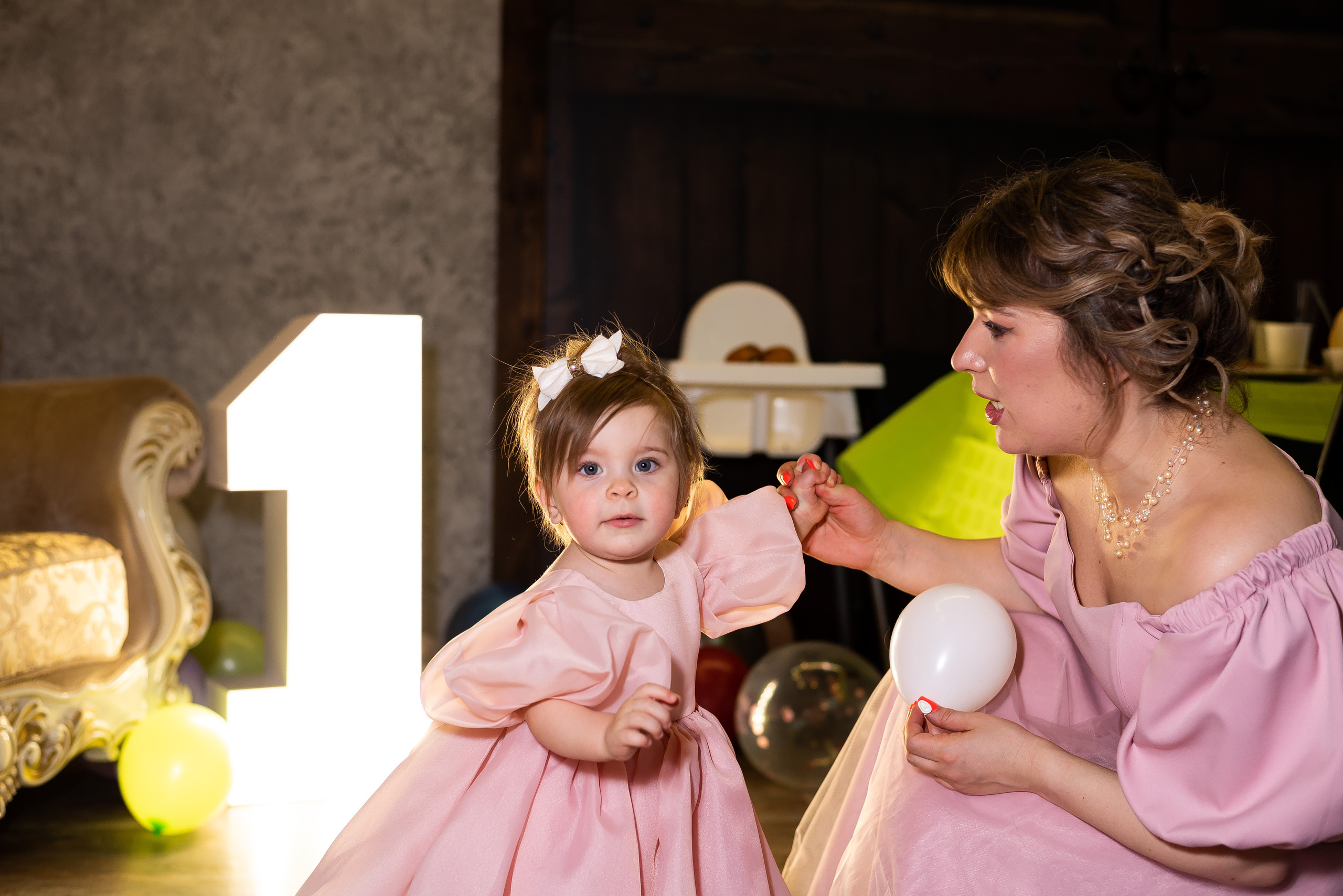 ДР Агаты в лофте. Репортажный фотограф в Москве Alena Sfotkaet