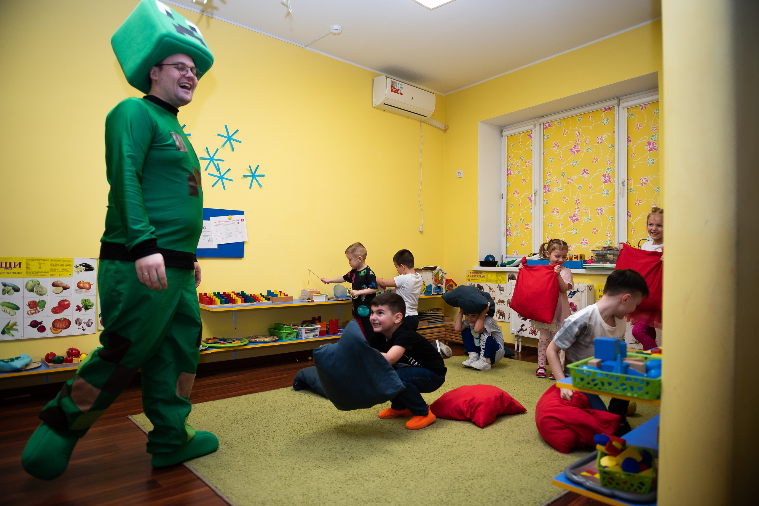 ДР Лёши в игровом центре. Репортажный фотограф в Москве Alena Sfotkaet