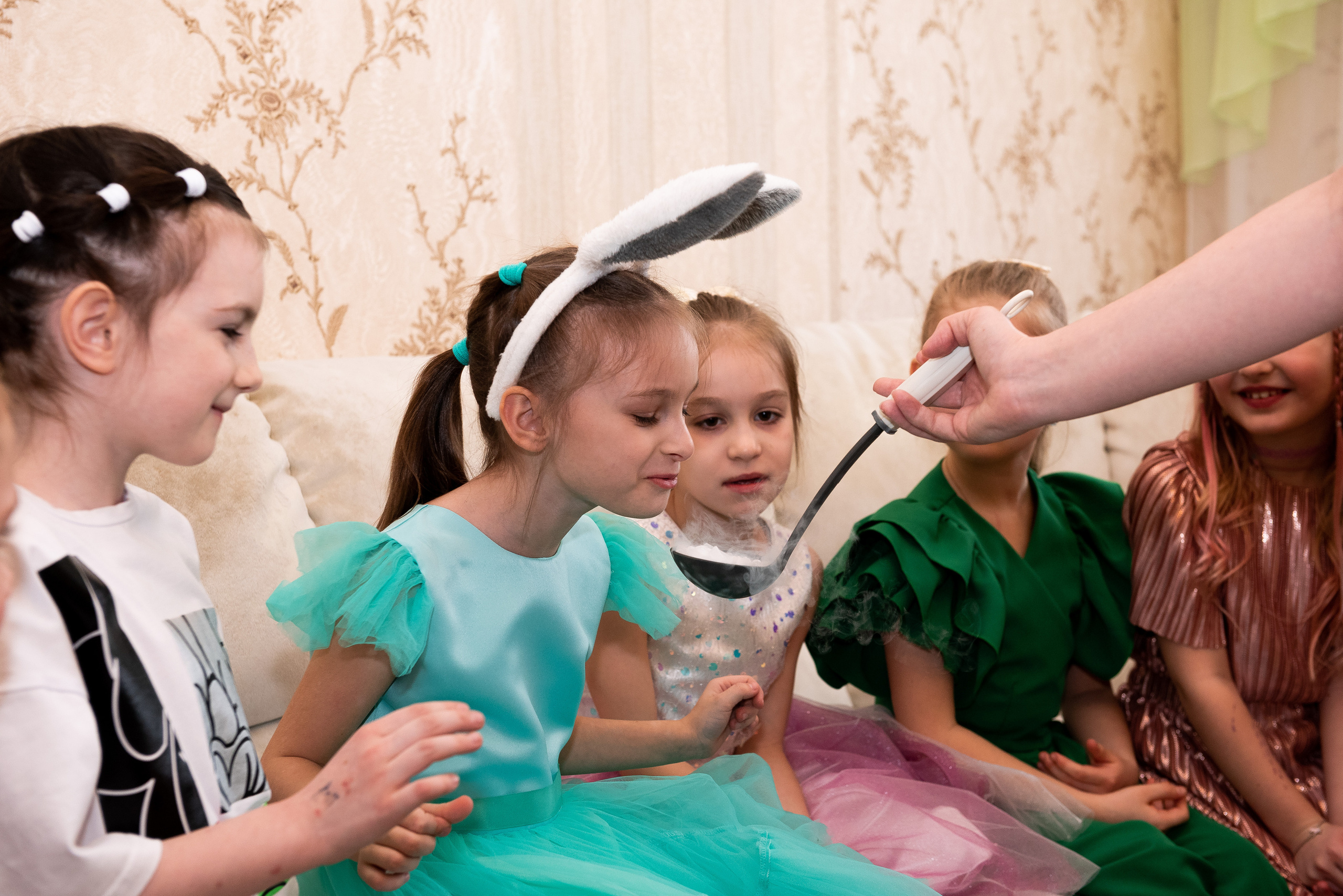 ДР Катюши дома. Репортажный фотограф в Москве Alena Sfotkaet