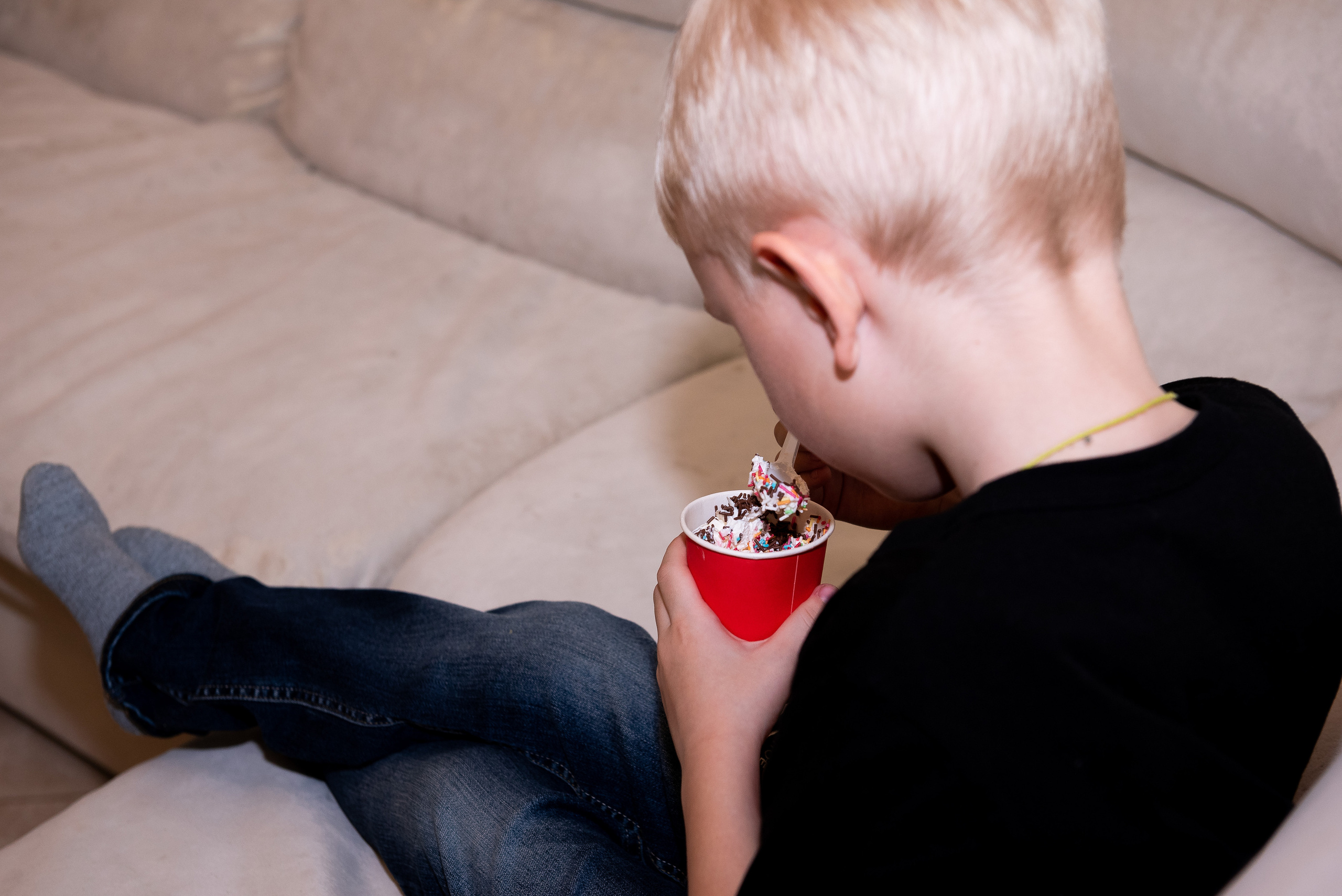 ДР Катюши дома. Репортажный фотограф в Москве Alena Sfotkaet