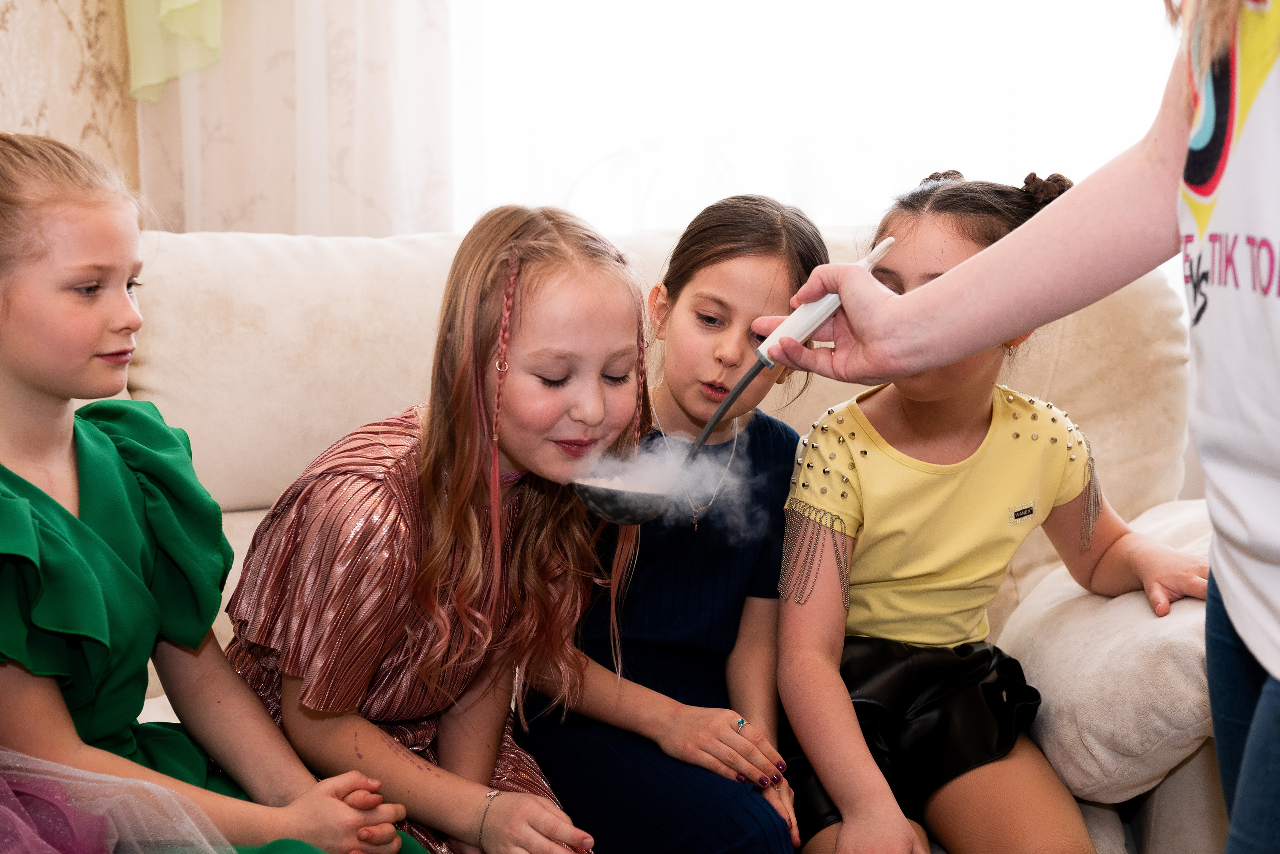 ДР Катюши дома. Репортажный фотограф в Москве Alena Sfotkaet