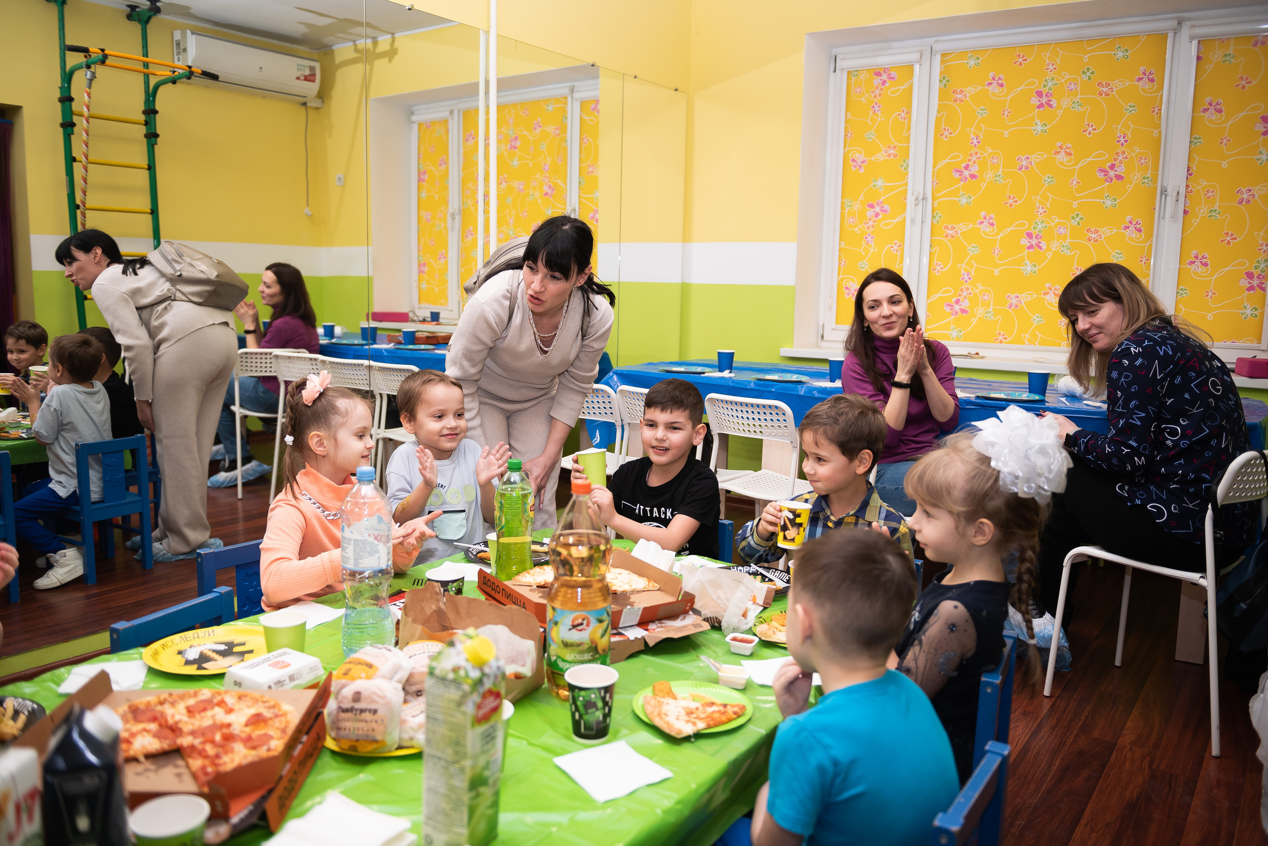 ДР Лёши в игровом центре. Репортажный фотограф в Москве Alena Sfotkaet