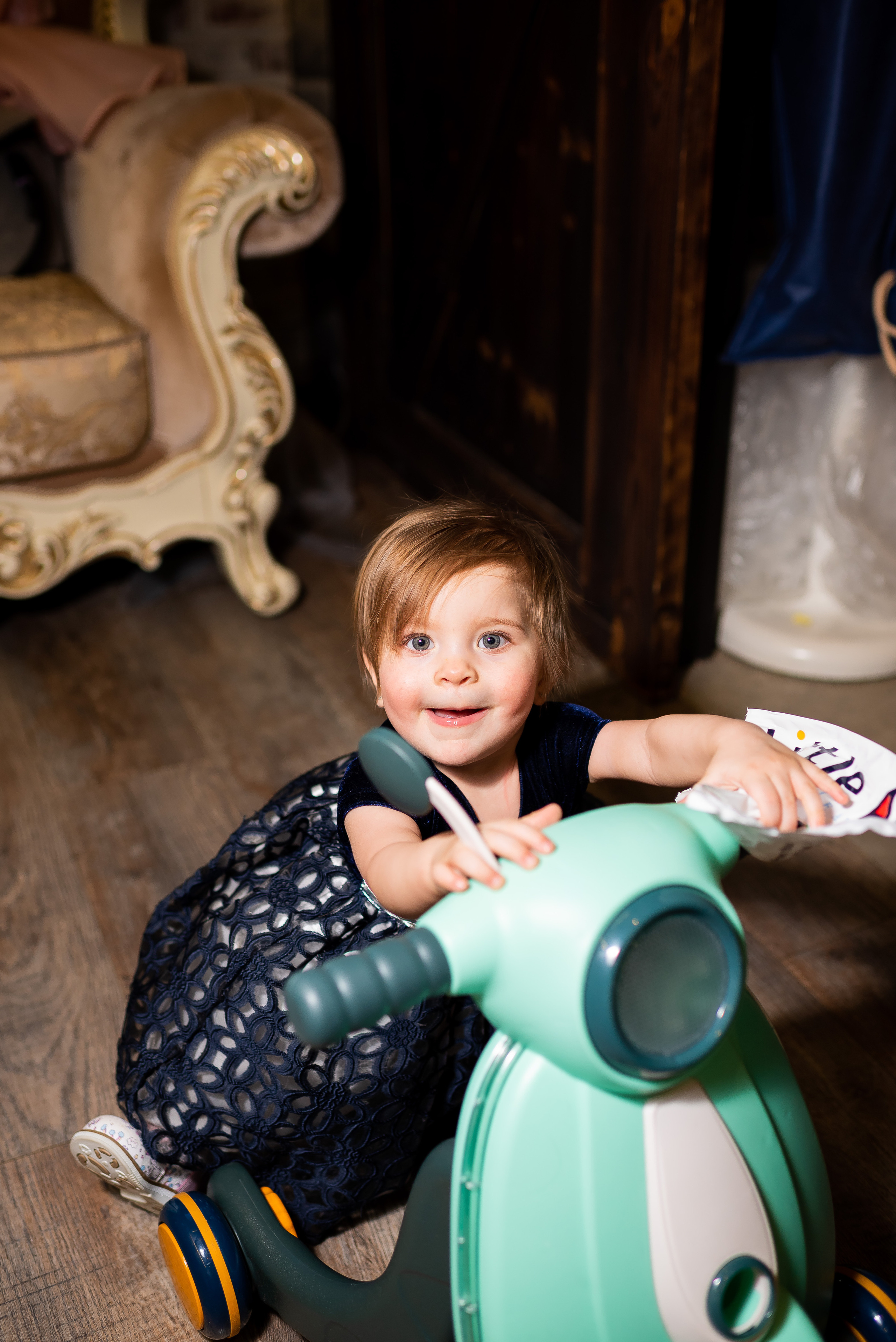 ДР Агаты в лофте. Репортажный фотограф в Москве Alena Sfotkaet