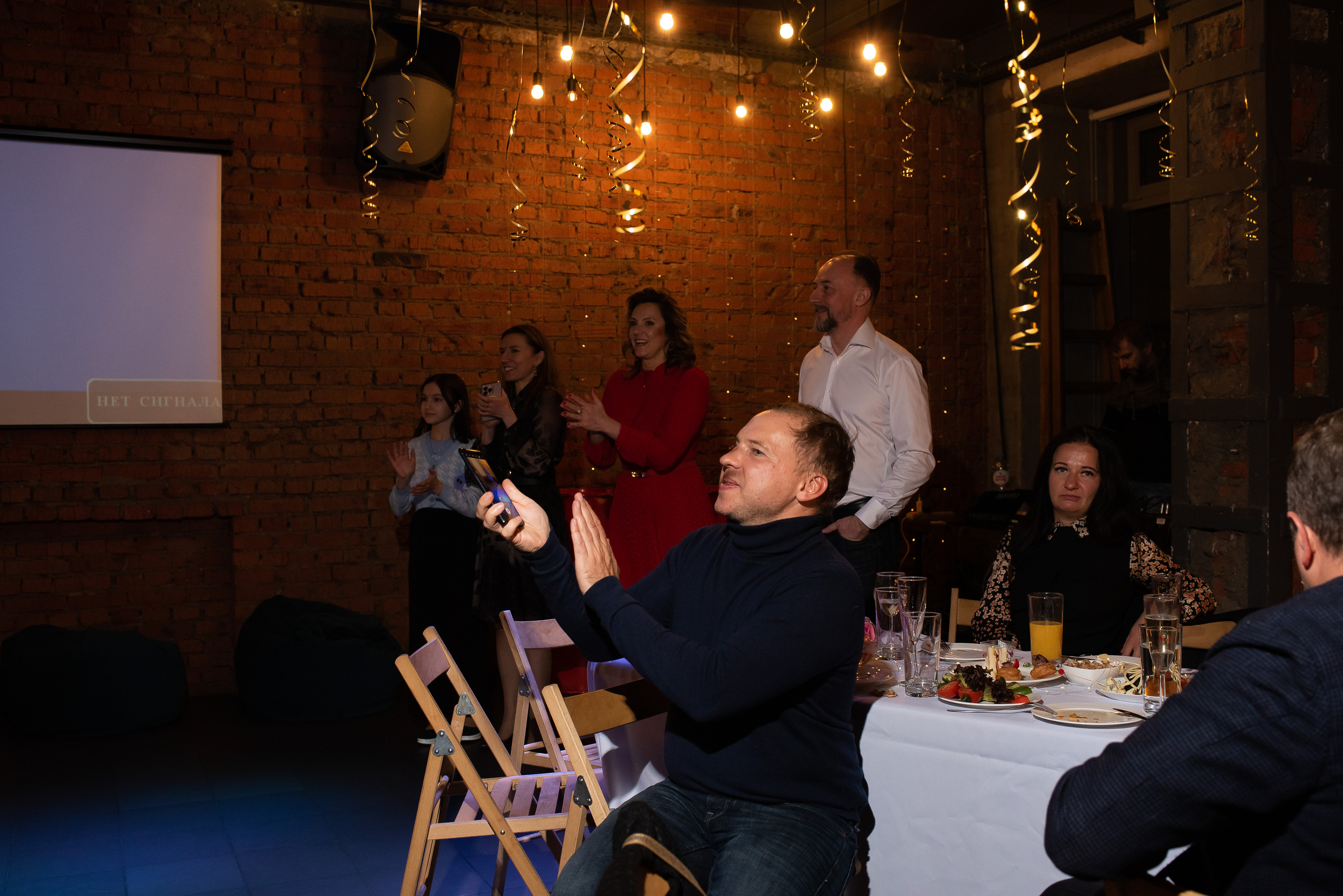 ДР Полины в лофте. Репортажный фотограф в Москве Alena Sfotkaet