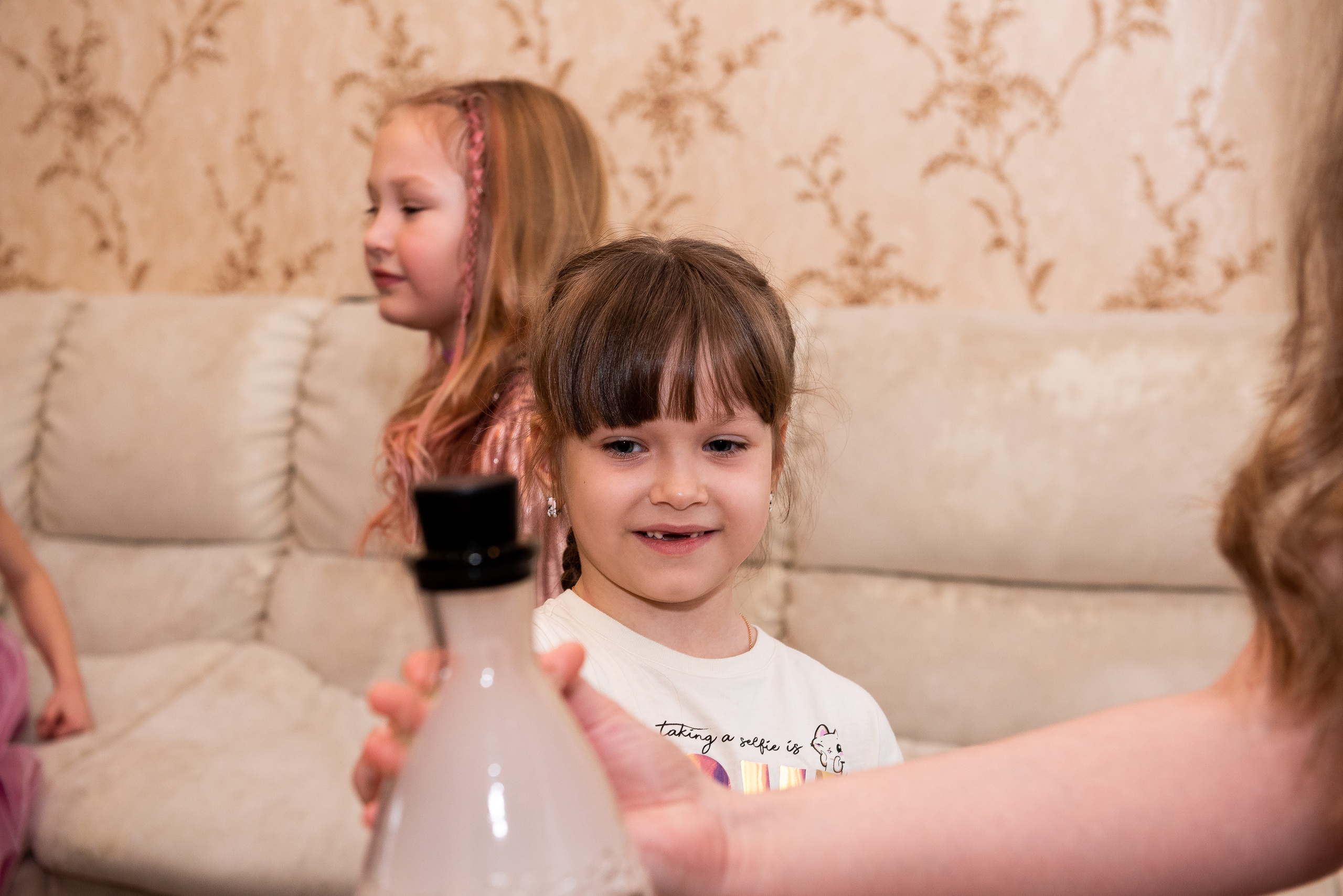 ДР Катюши дома. Репортажный фотограф в Москве Alena Sfotkaet