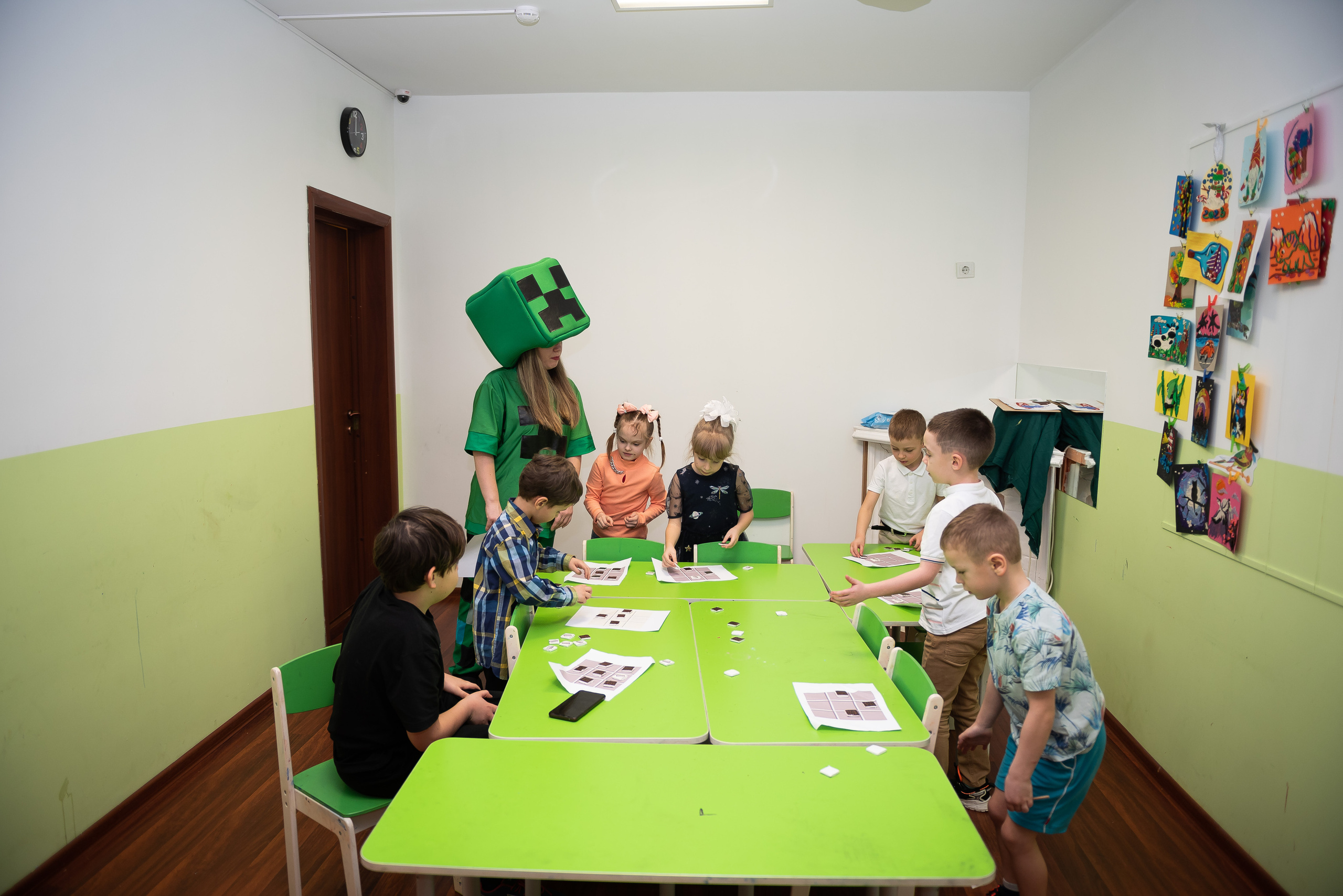 ДР Лёши в игровом центре. Репортажный фотограф в Москве Alena Sfotkaet