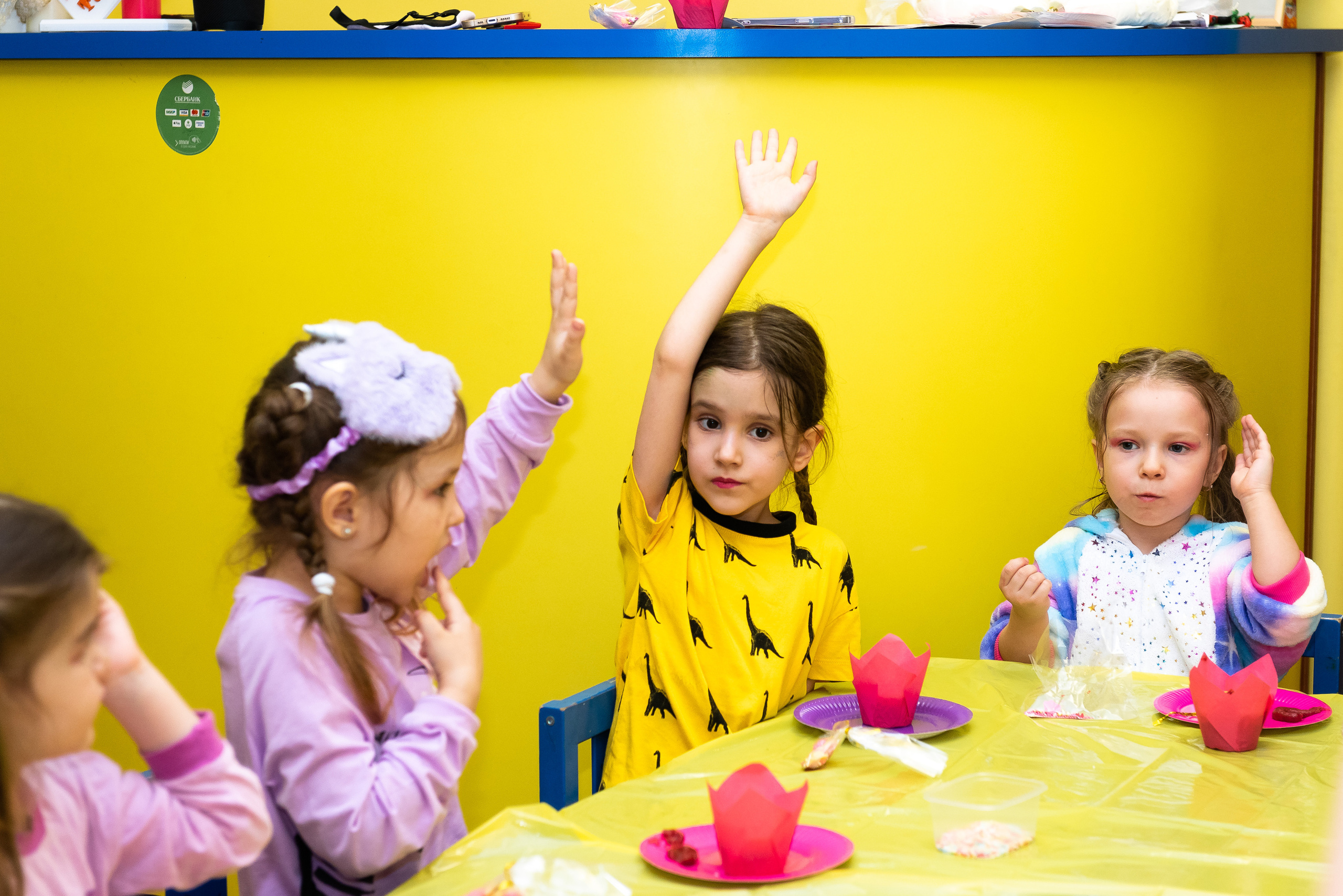 Пижамная вечеринка в игровом центре. Репортажный фотограф в Москве Alena Sfotkaet
