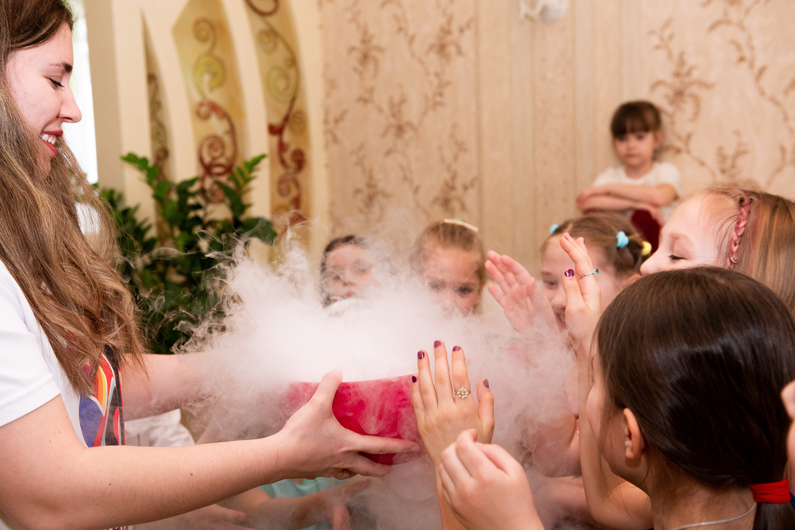 ДР Катюши дома. Репортажный фотограф в Москве Alena Sfotkaet