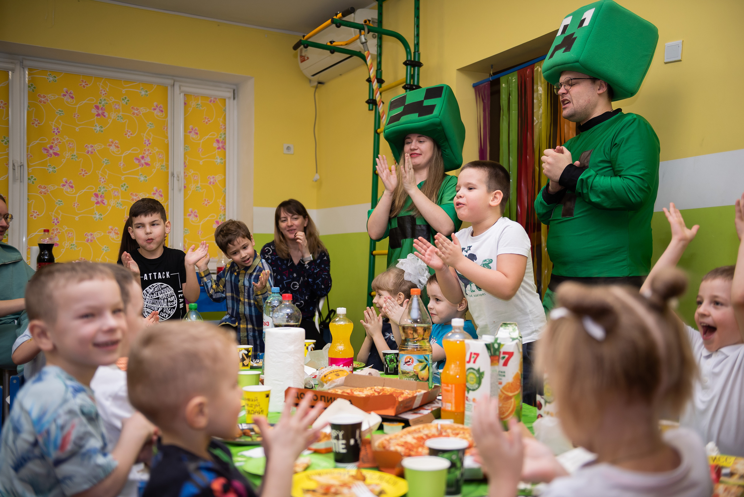 ДР Лёши в игровом центре. Репортажный фотограф в Москве Alena Sfotkaet