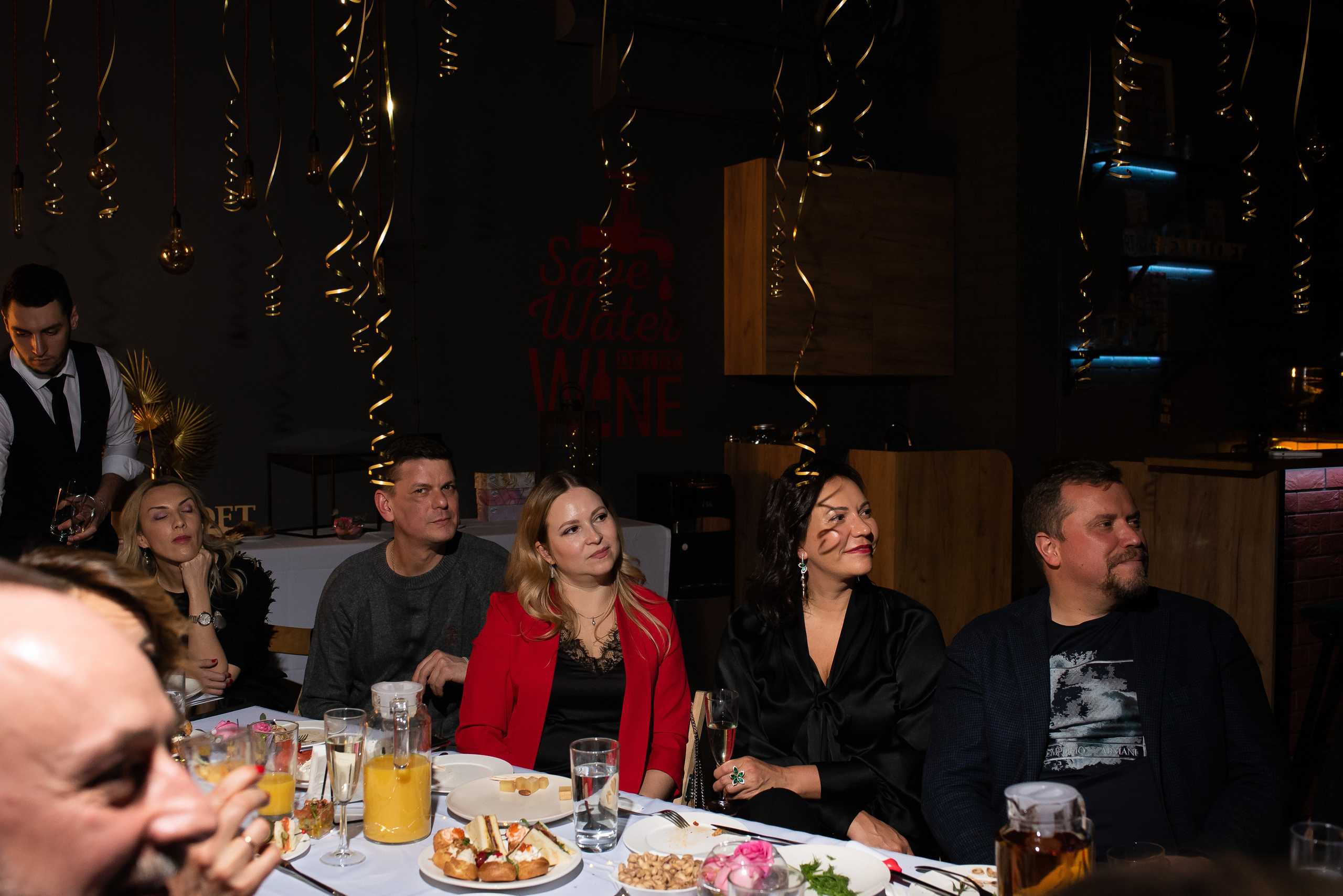 ДР Полины в лофте. Репортажный фотограф в Москве Alena Sfotkaet