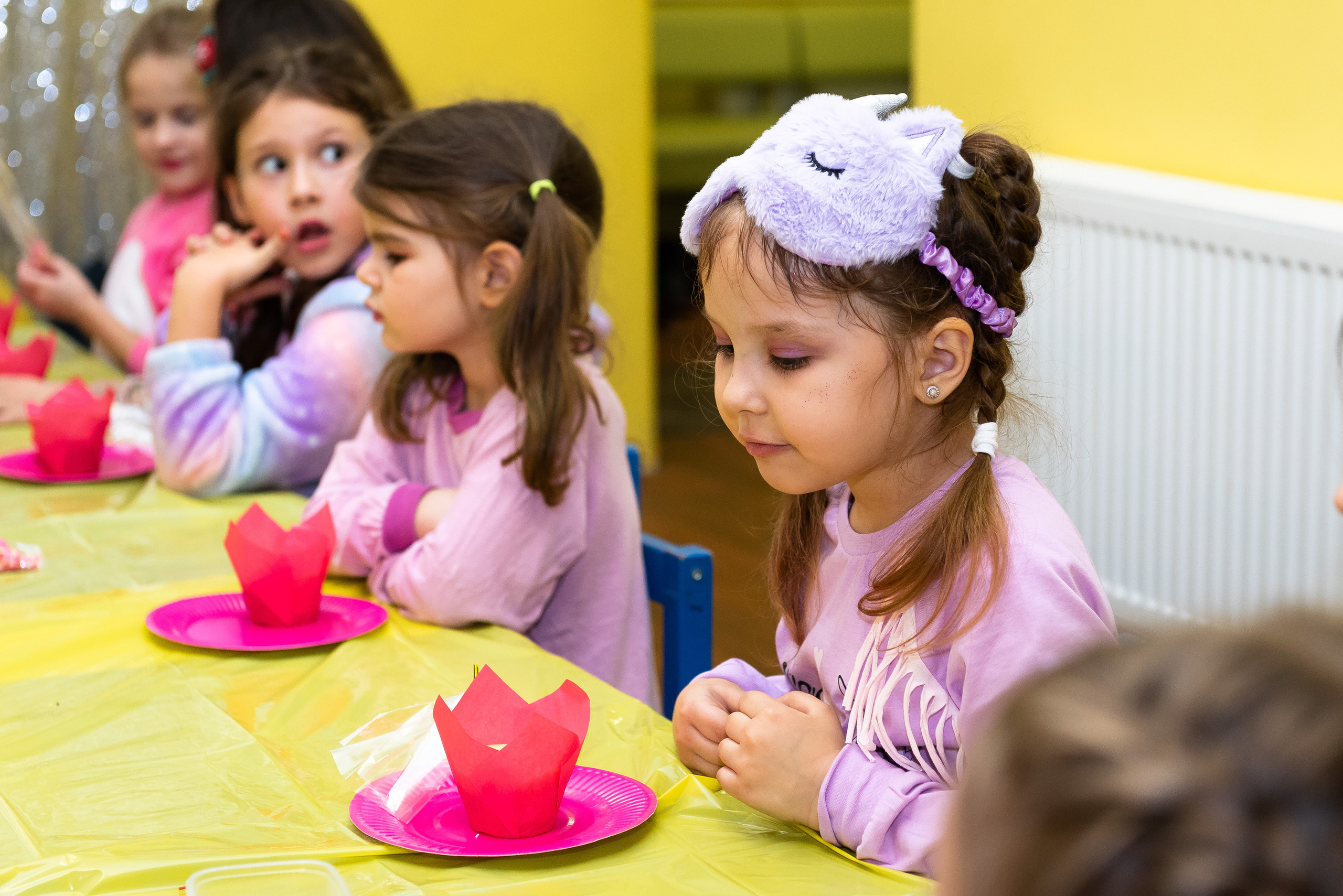 Пижамная вечеринка в игровом центре. Репортажный фотограф в Москве Alena Sfotkaet