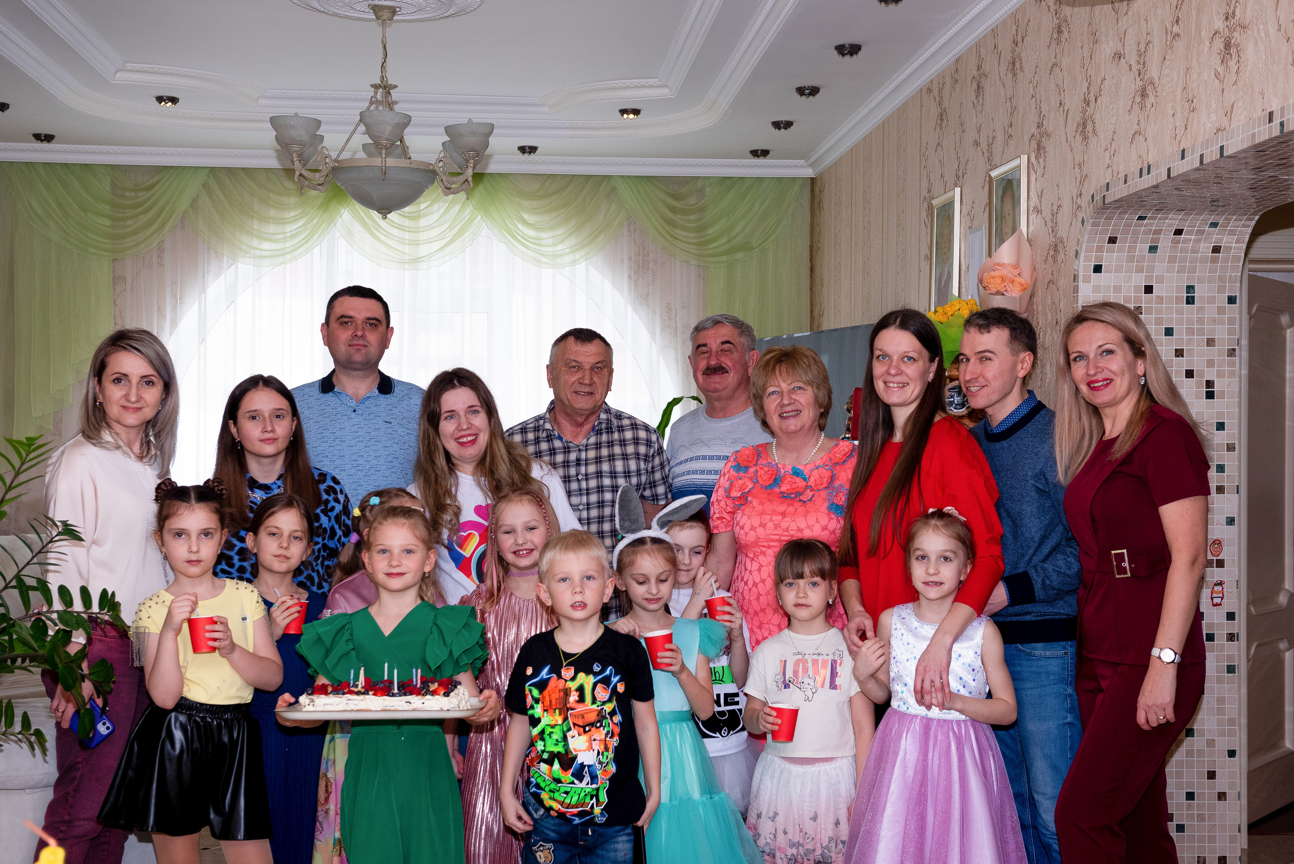 ДР Катюши дома. Репортажный фотограф в Москве Alena Sfotkaet