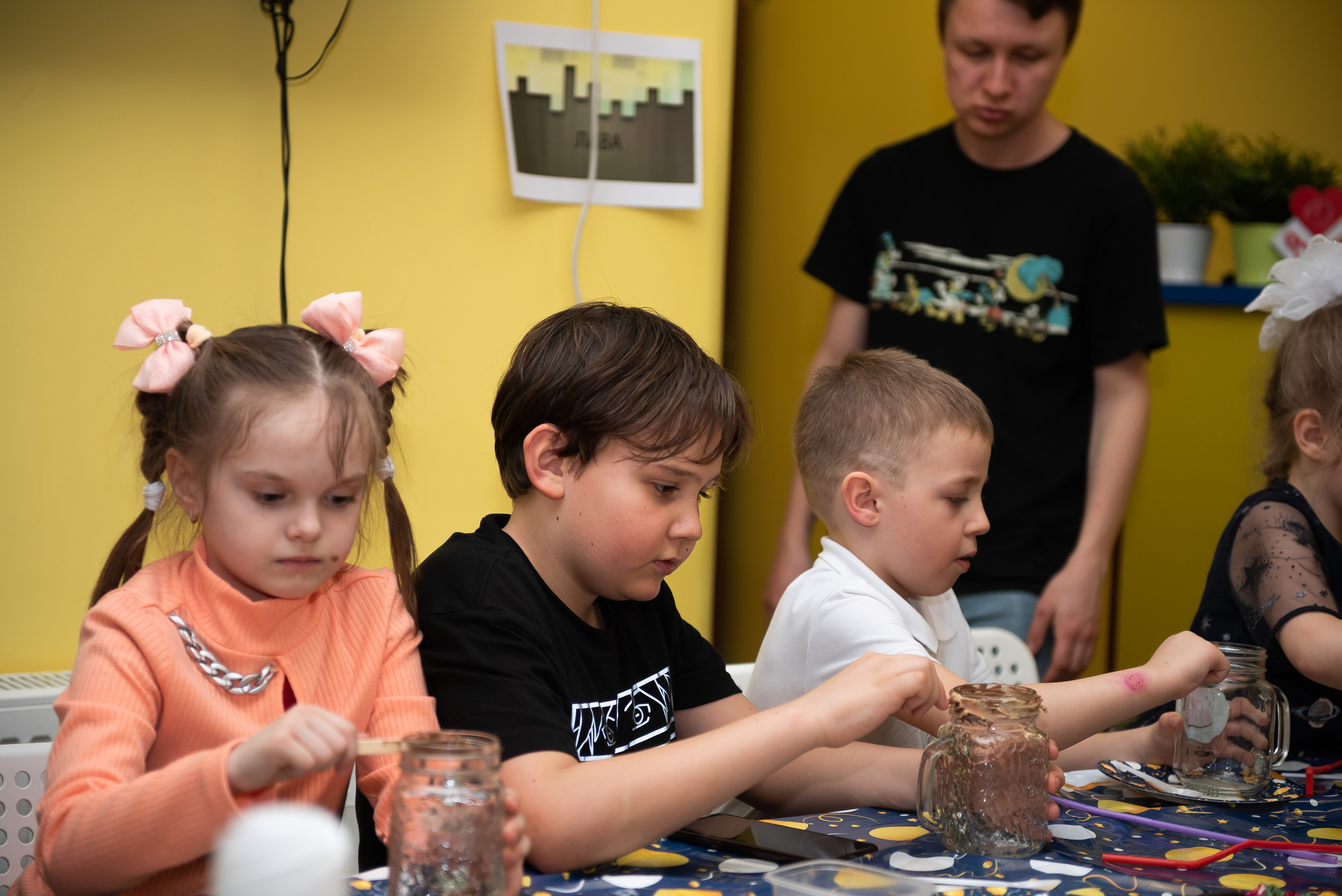 ДР Лёши в игровом центре. Репортажный фотограф в Москве Alena Sfotkaet