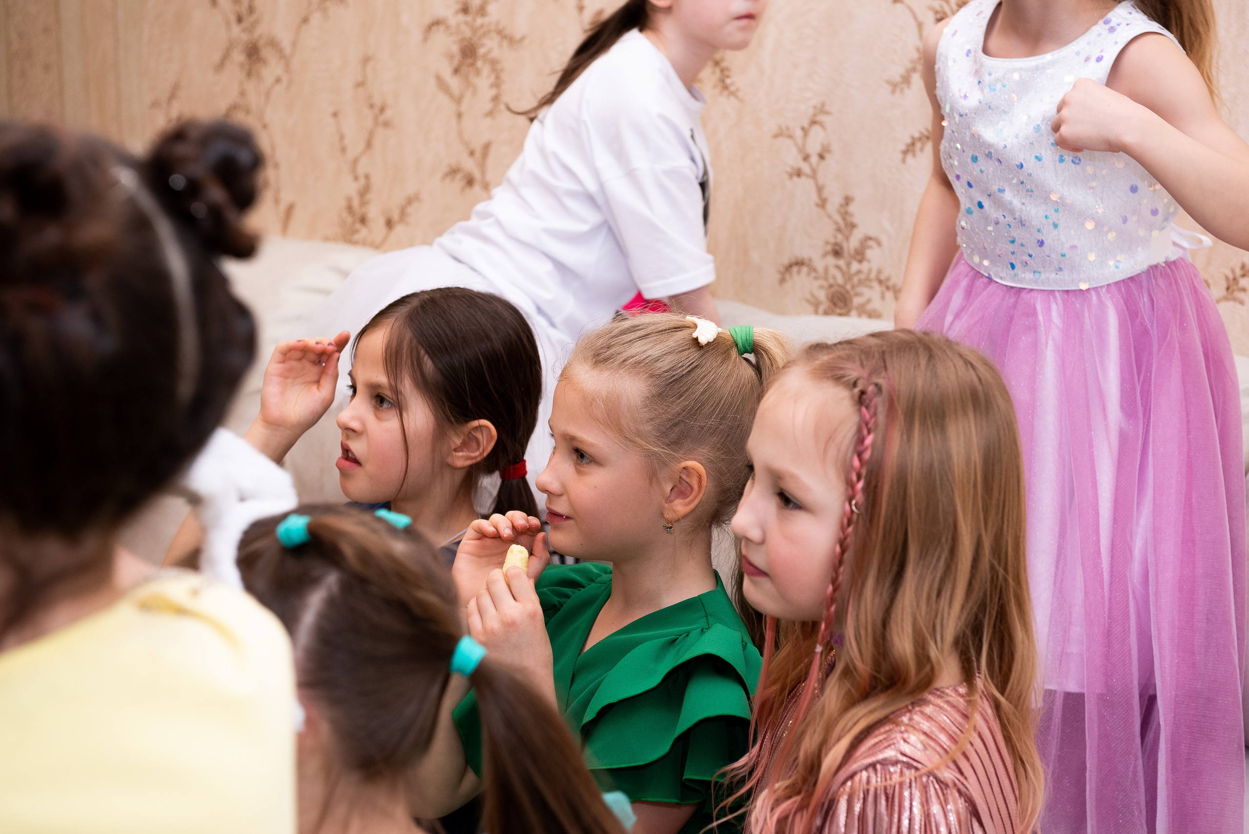 ДР Катюши дома. Репортажный фотограф в Москве Alena Sfotkaet