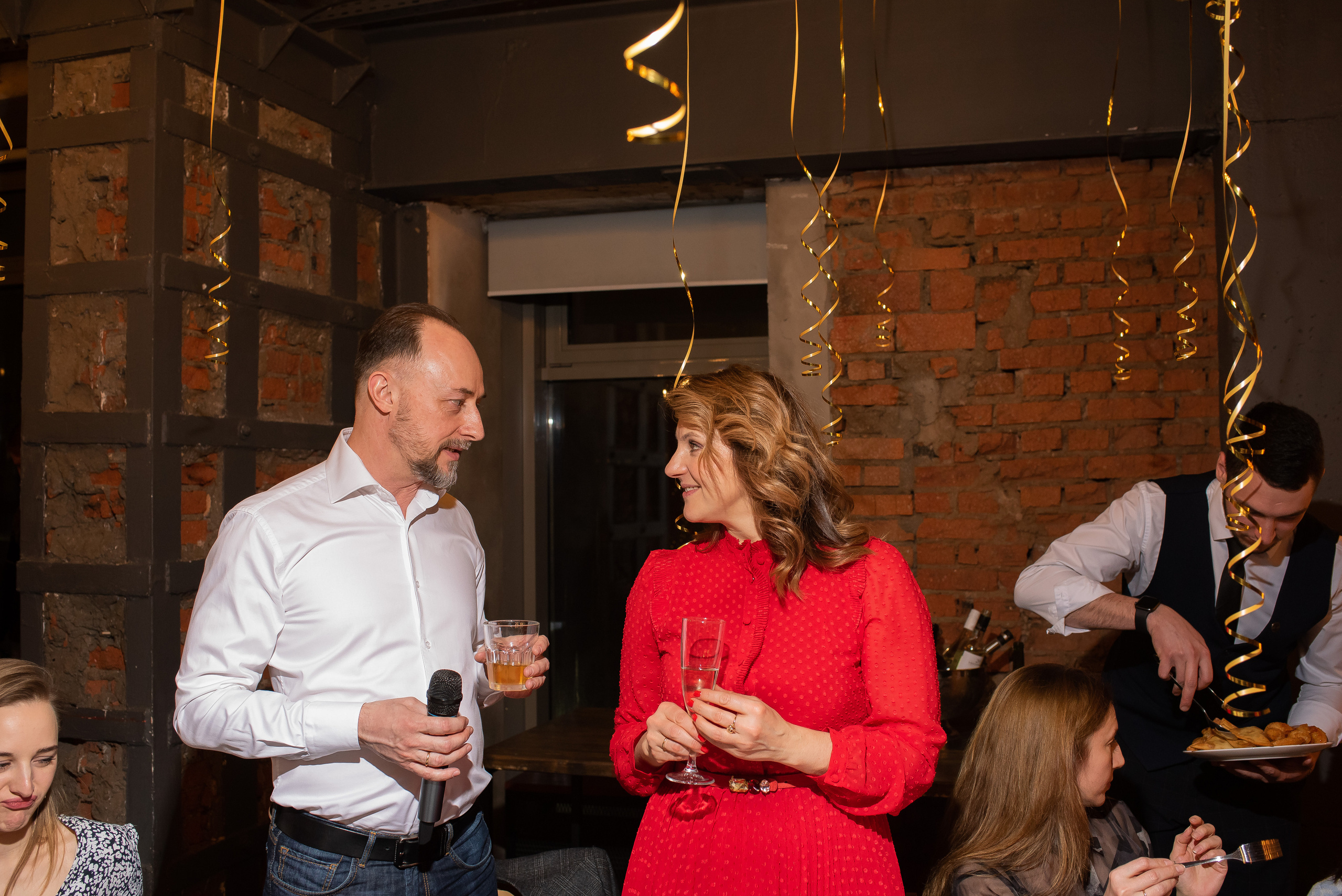 ДР Полины в лофте. Репортажный фотограф в Москве Alena Sfotkaet