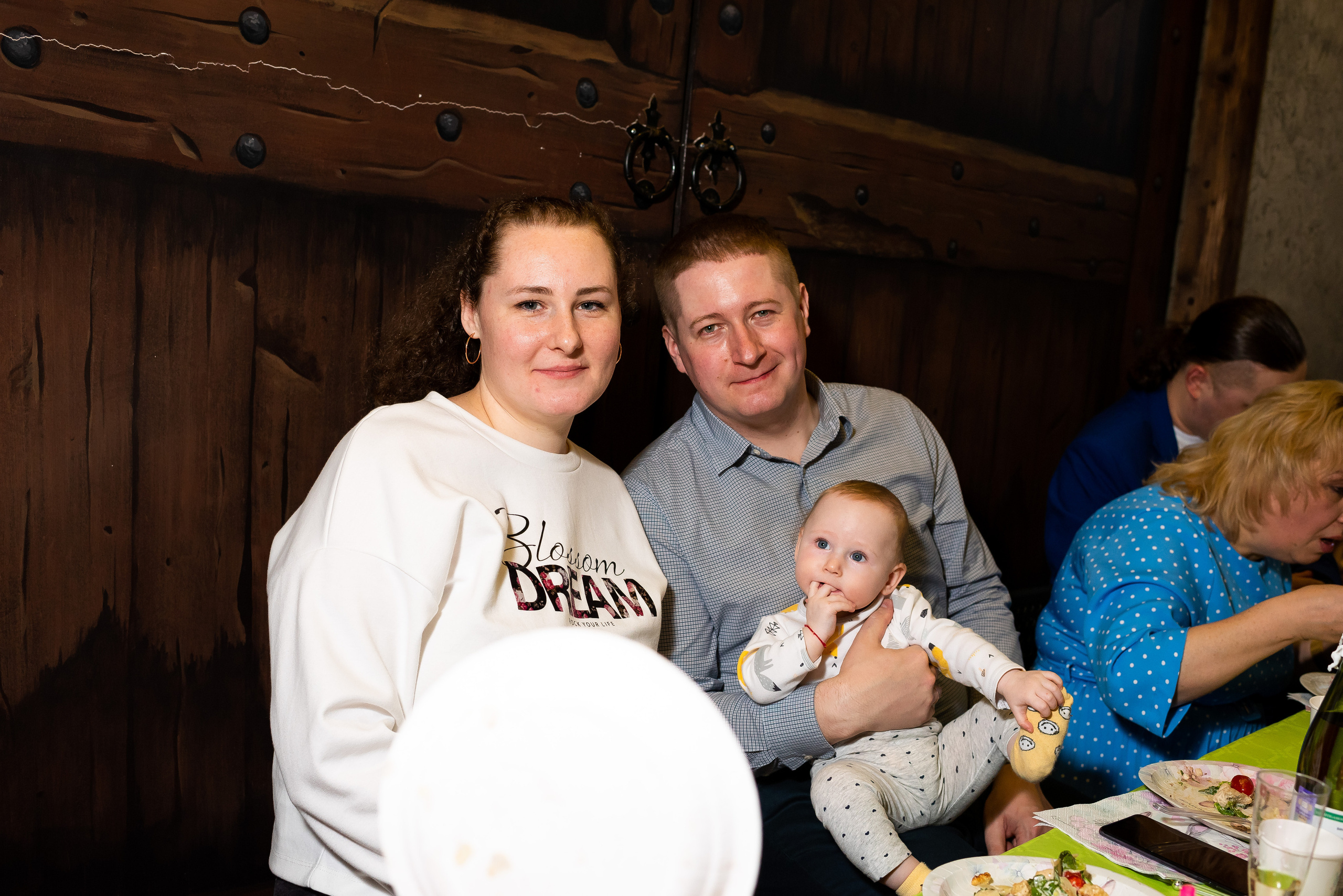 ДР Агаты в лофте. Репортажный фотограф в Москве Alena Sfotkaet