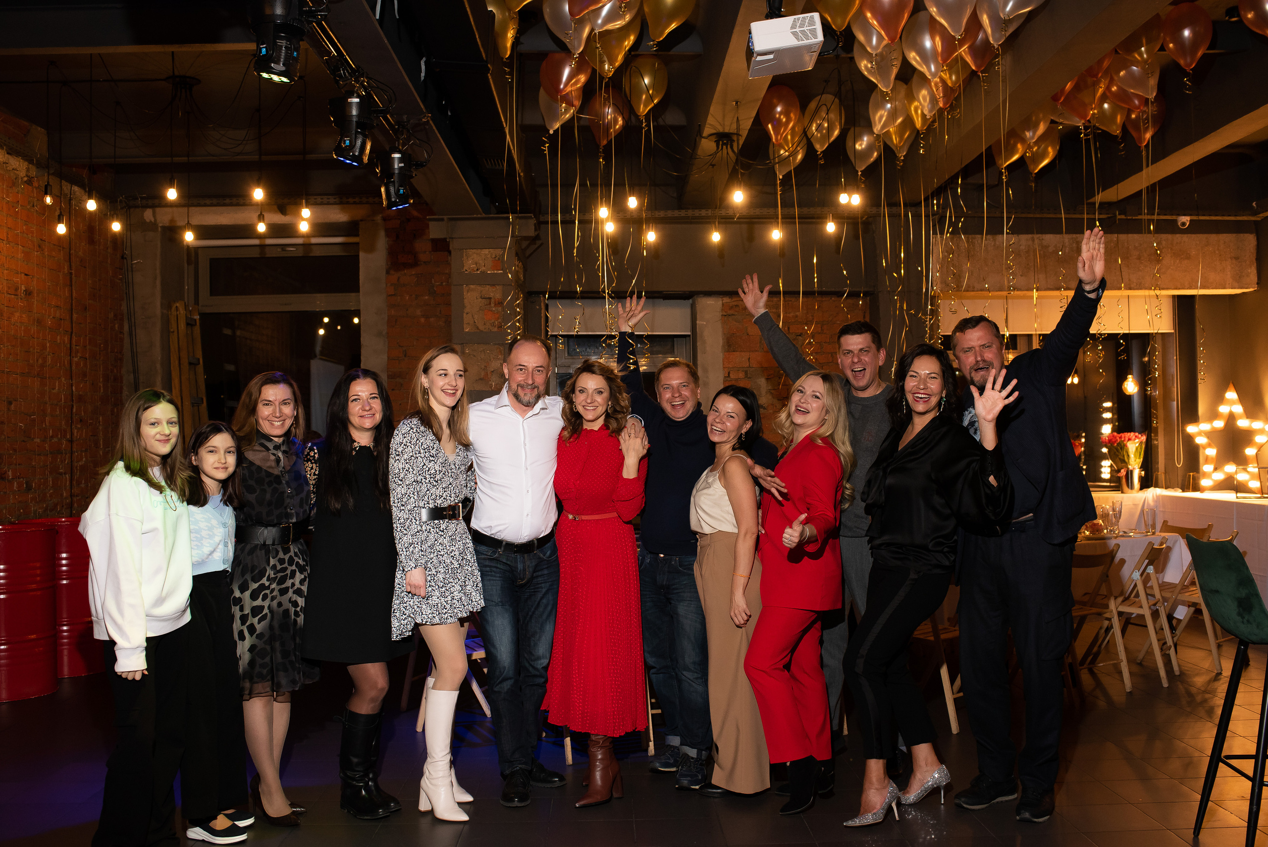 ДР Полины в лофте. Репортажный фотограф в Москве Alena Sfotkaet