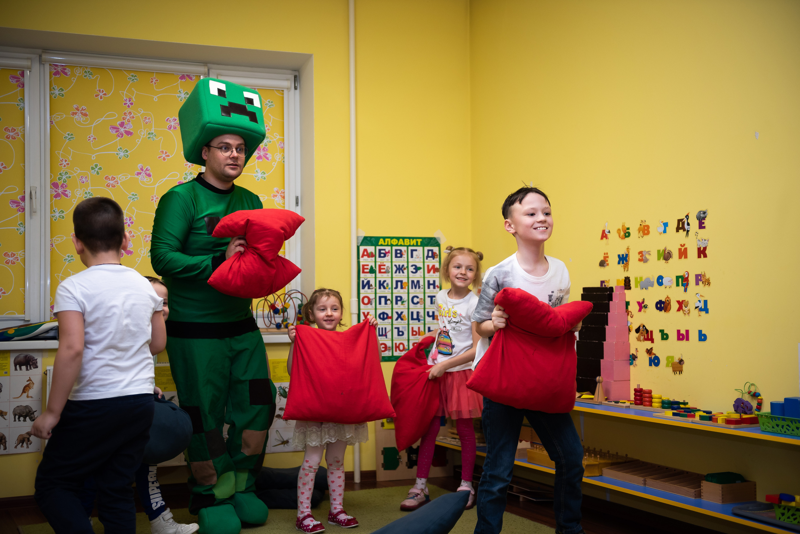 ДР Лёши в игровом центре. Репортажный фотограф в Москве Alena Sfotkaet