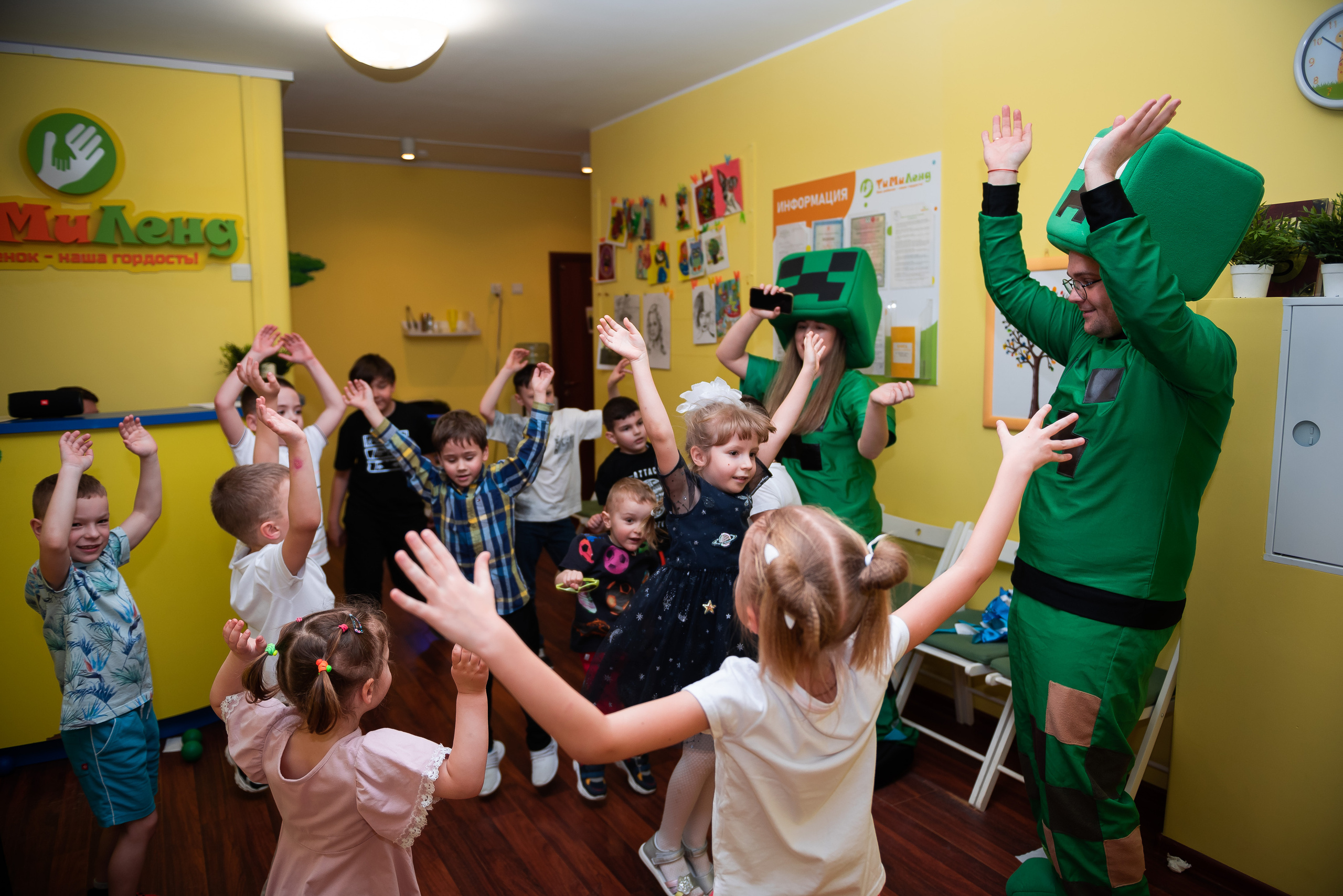 ДР Лёши в игровом центре. Репортажный фотограф в Москве Alena Sfotkaet