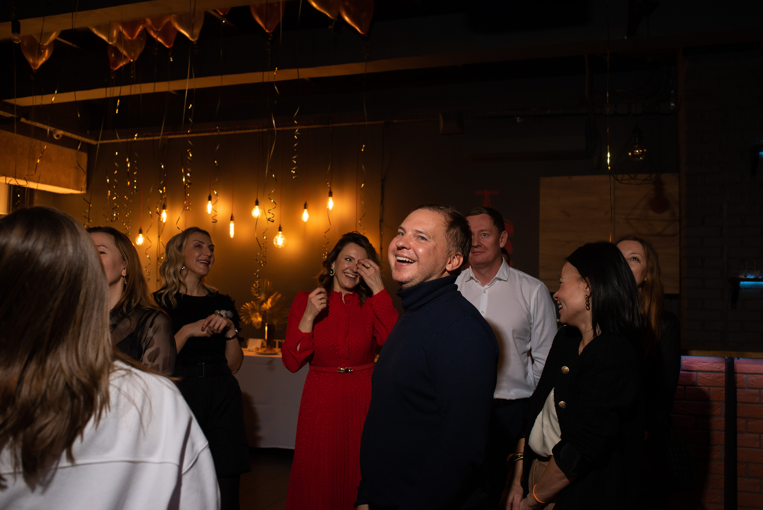 ДР Полины в лофте. Репортажный фотограф в Москве Alena Sfotkaet