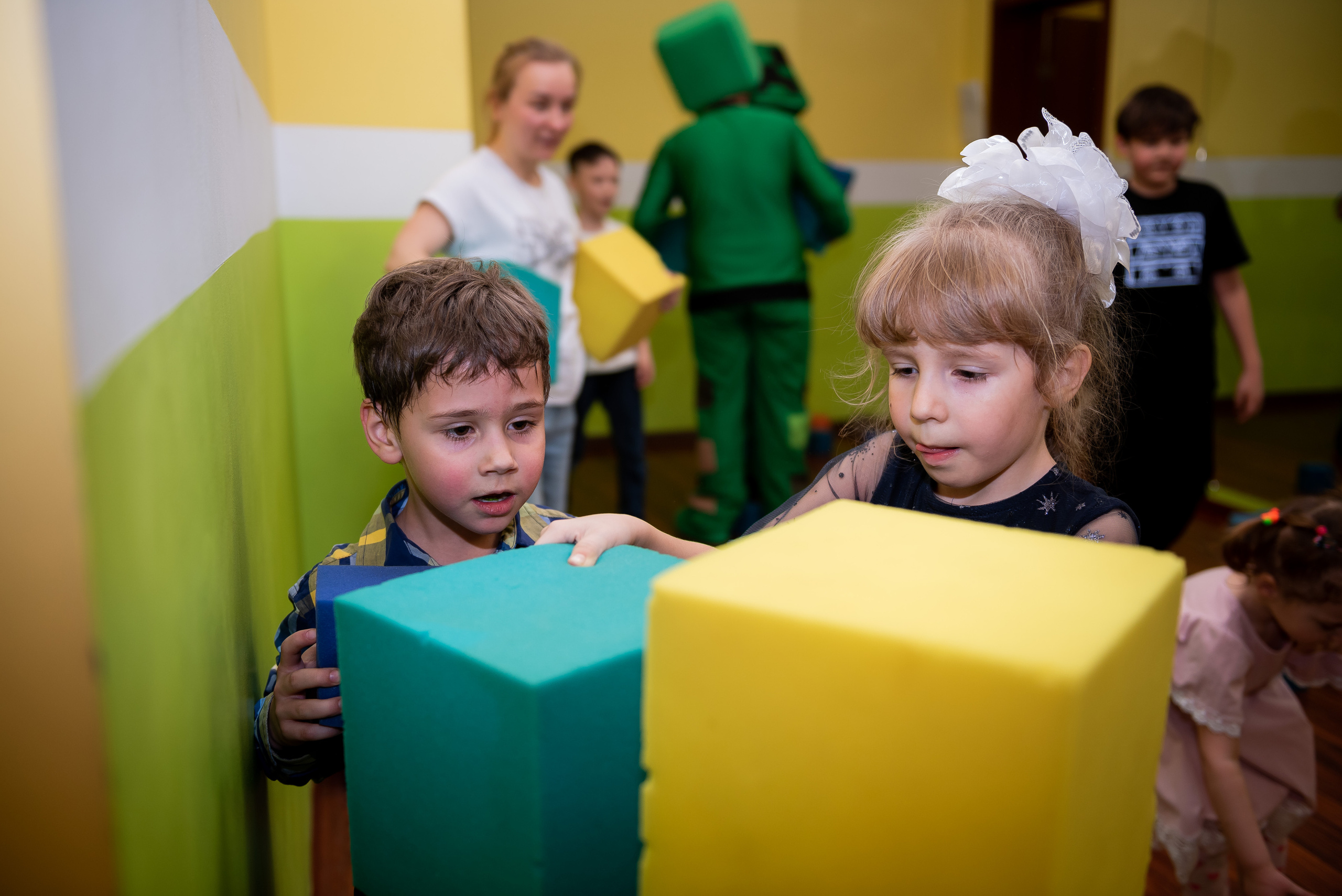 ДР Лёши в игровом центре. Репортажный фотограф в Москве Alena Sfotkaet