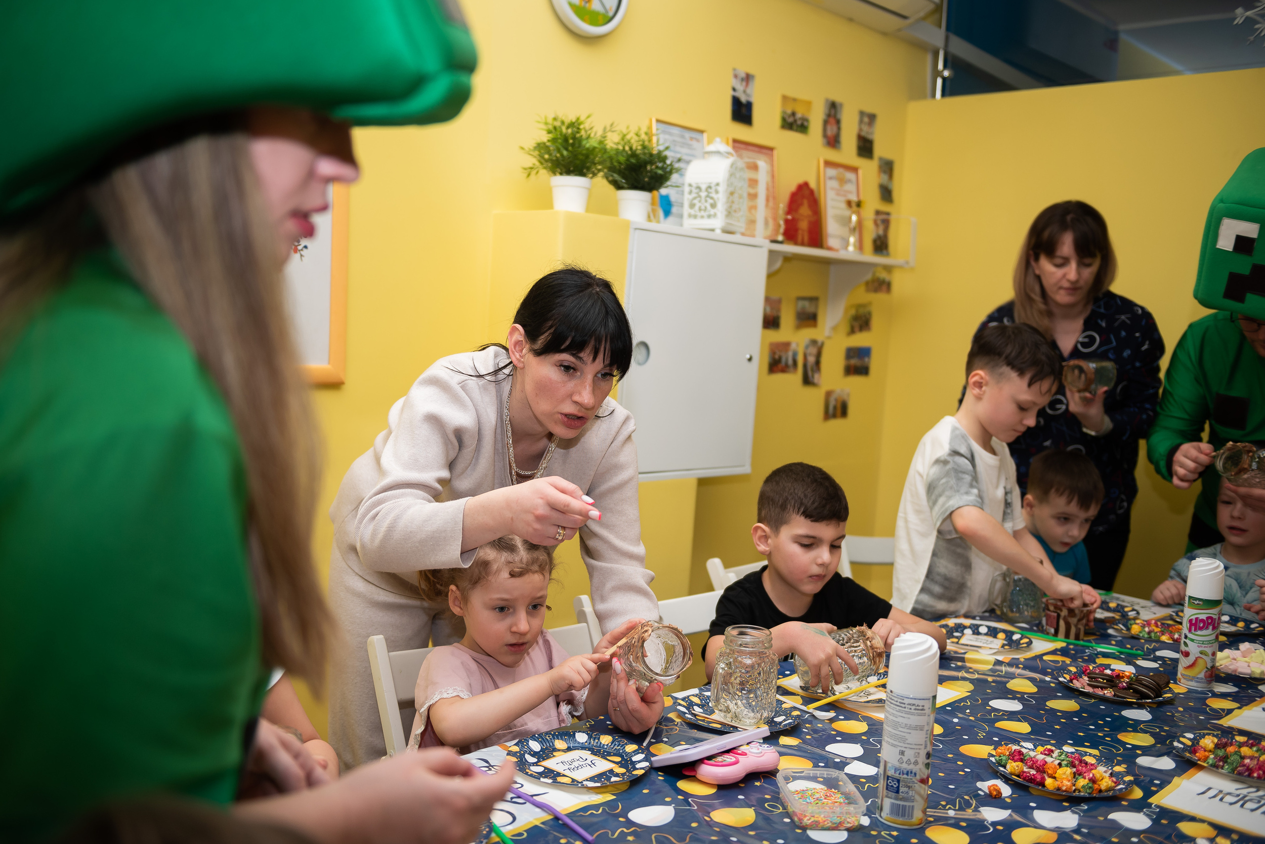 ДР Лёши в игровом центре. Репортажный фотограф в Москве Alena Sfotkaet