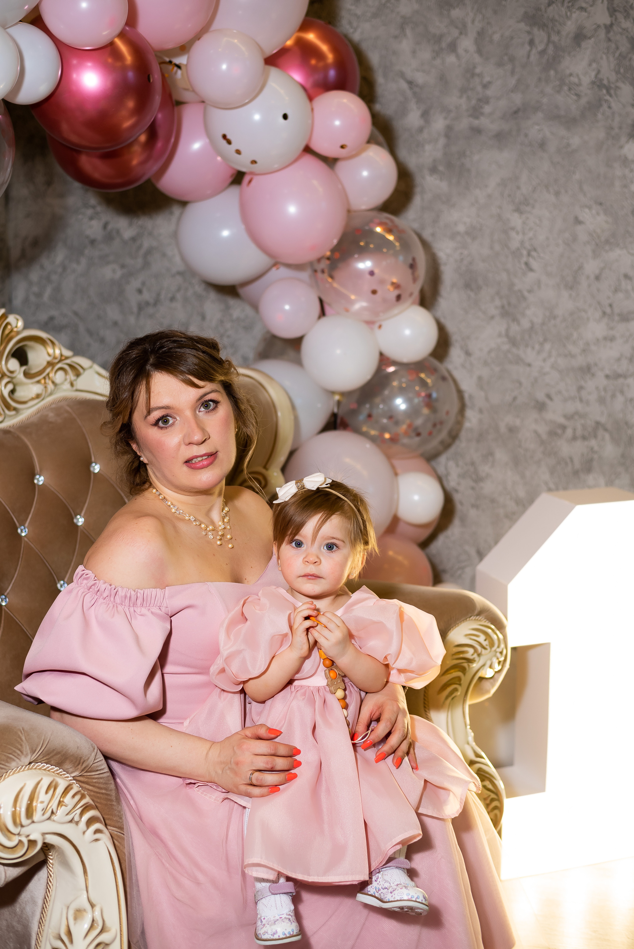 ДР Агаты в лофте. Репортажный фотограф в Москве Alena Sfotkaet