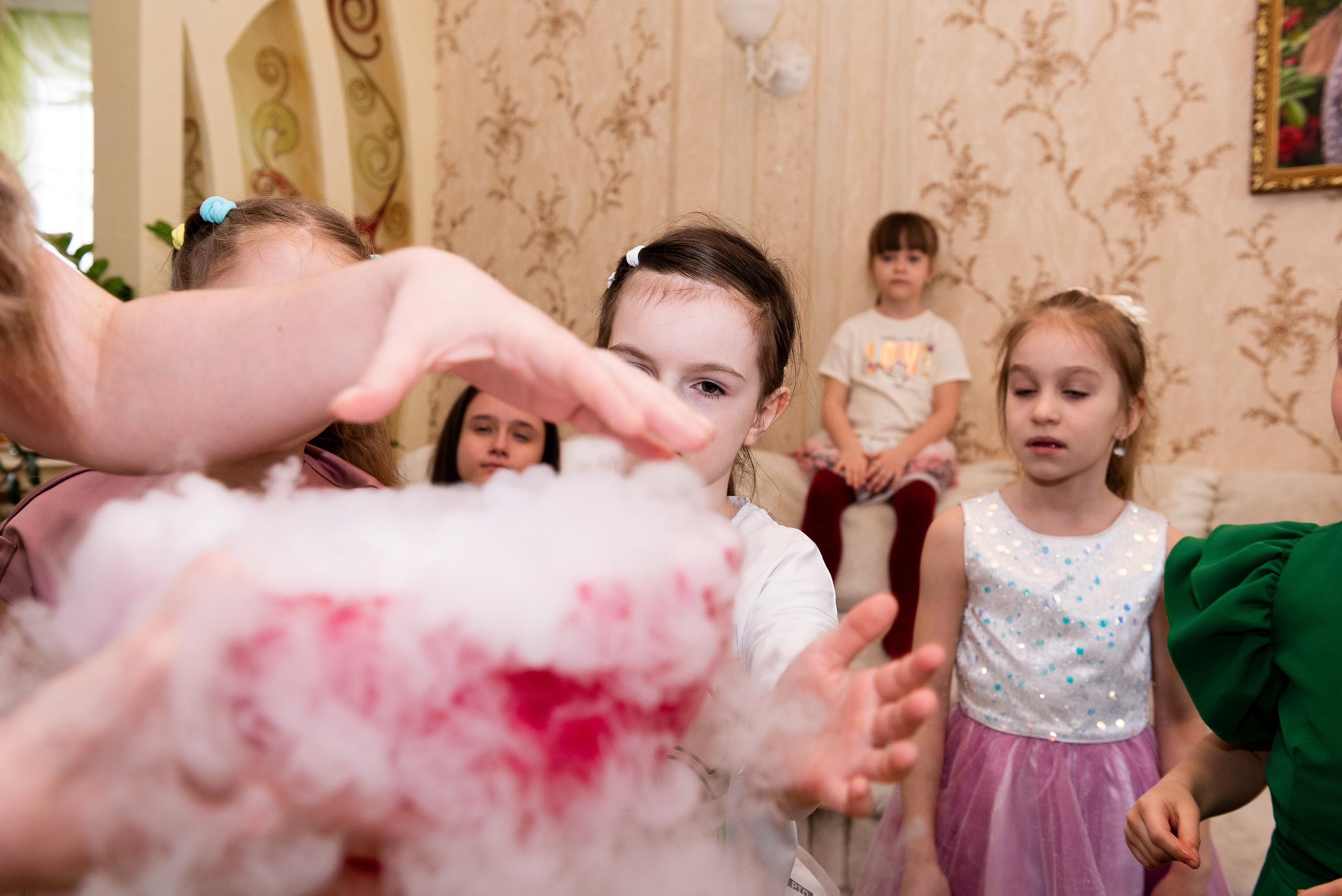 ДР Катюши дома. Репортажный фотограф в Москве Alena Sfotkaet