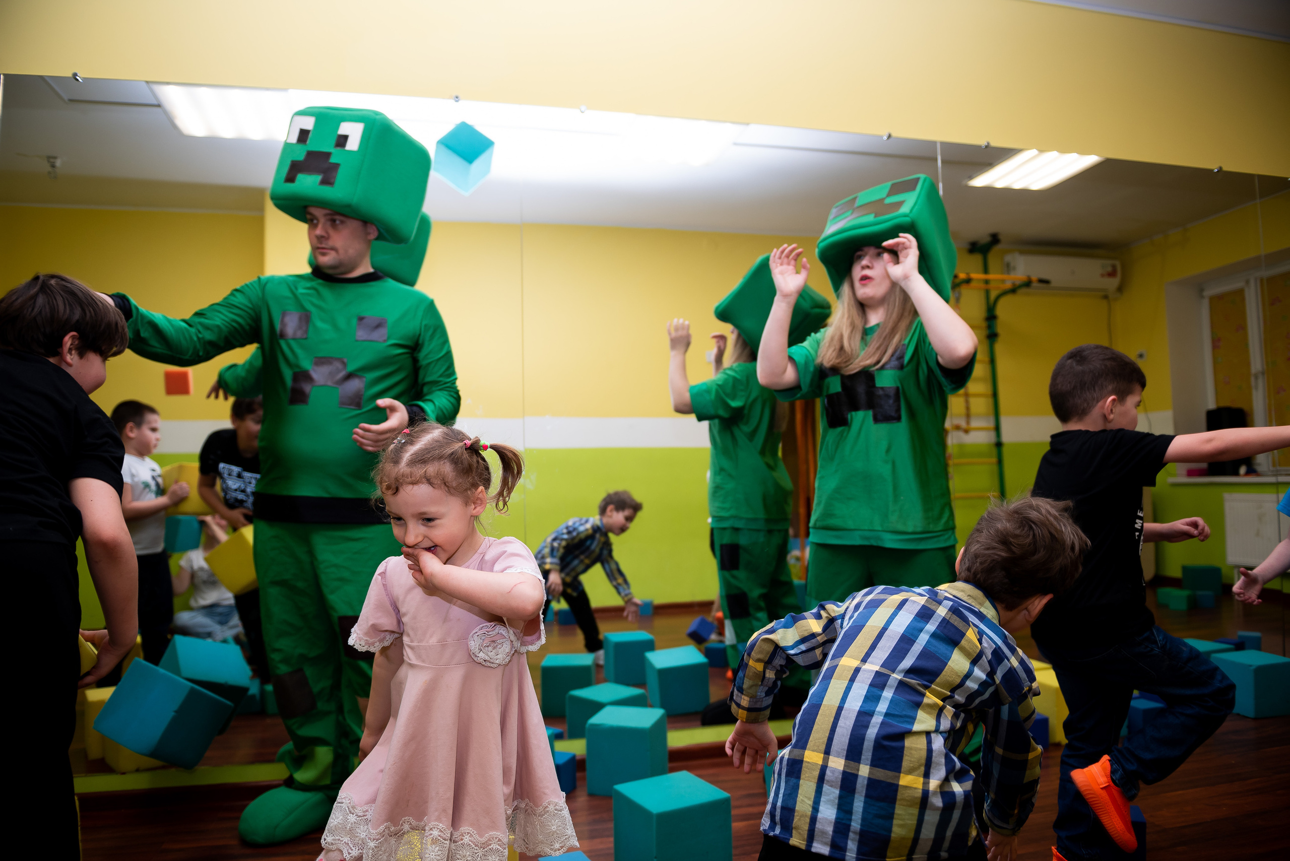 ДР Лёши в игровом центре. Репортажный фотограф в Москве Alena Sfotkaet