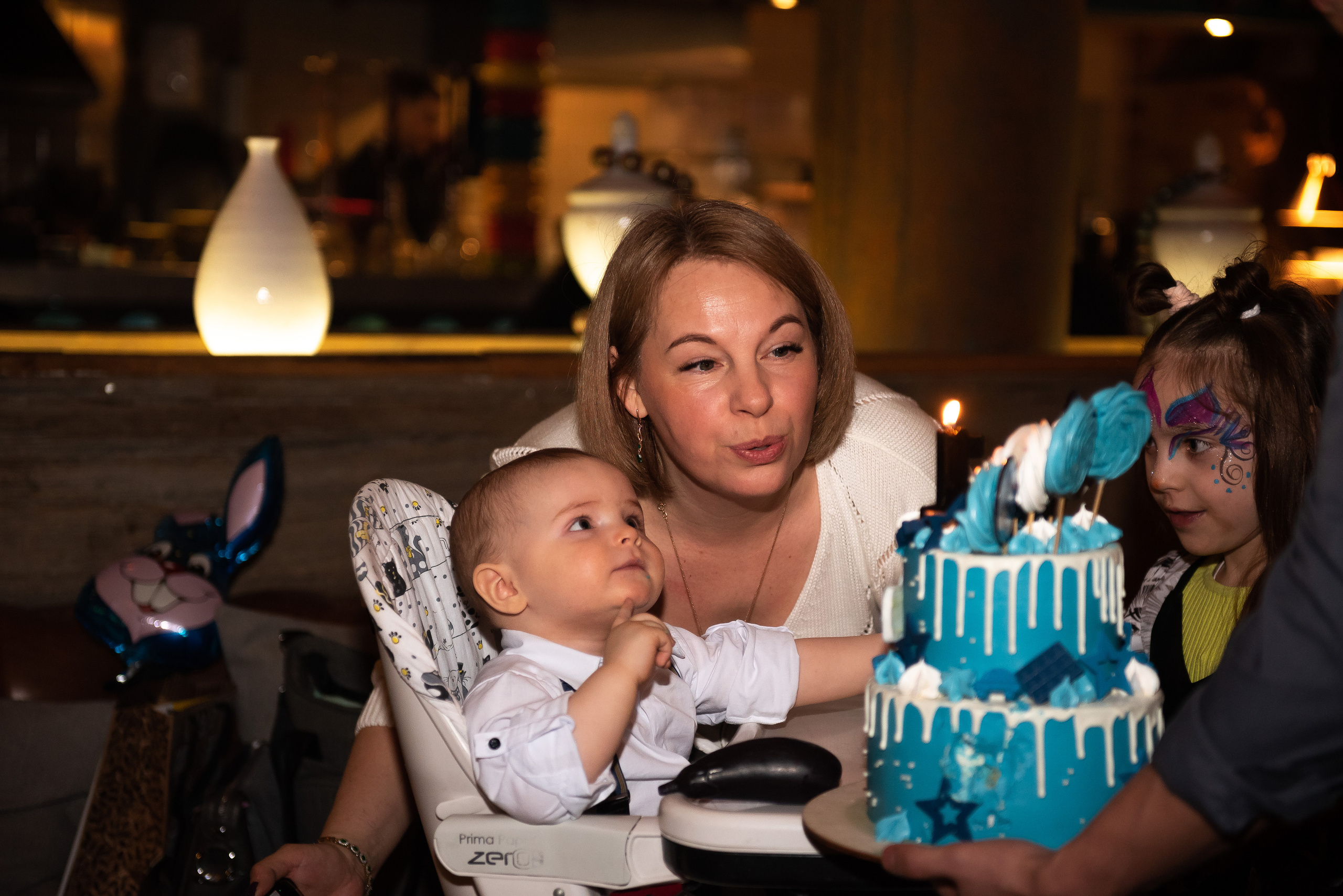 ДР Артёмки в ресторане. Репортажный фотограф в Москве Alena Sfotkaet