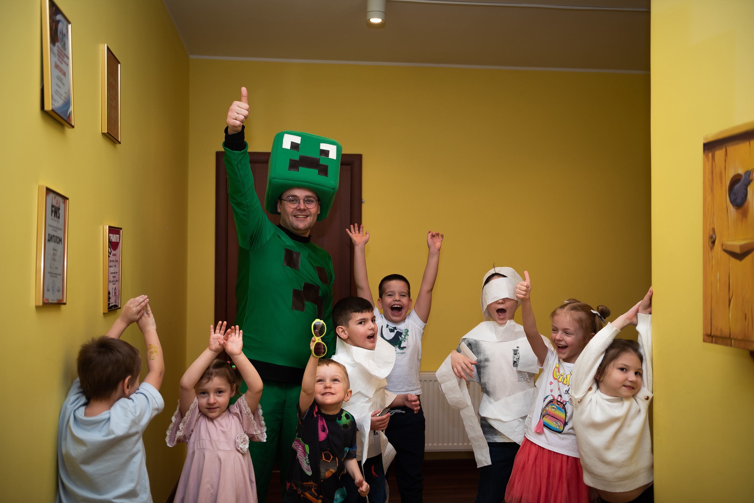 ДР Лёши в игровом центре. Репортажный фотограф в Москве Alena Sfotkaet