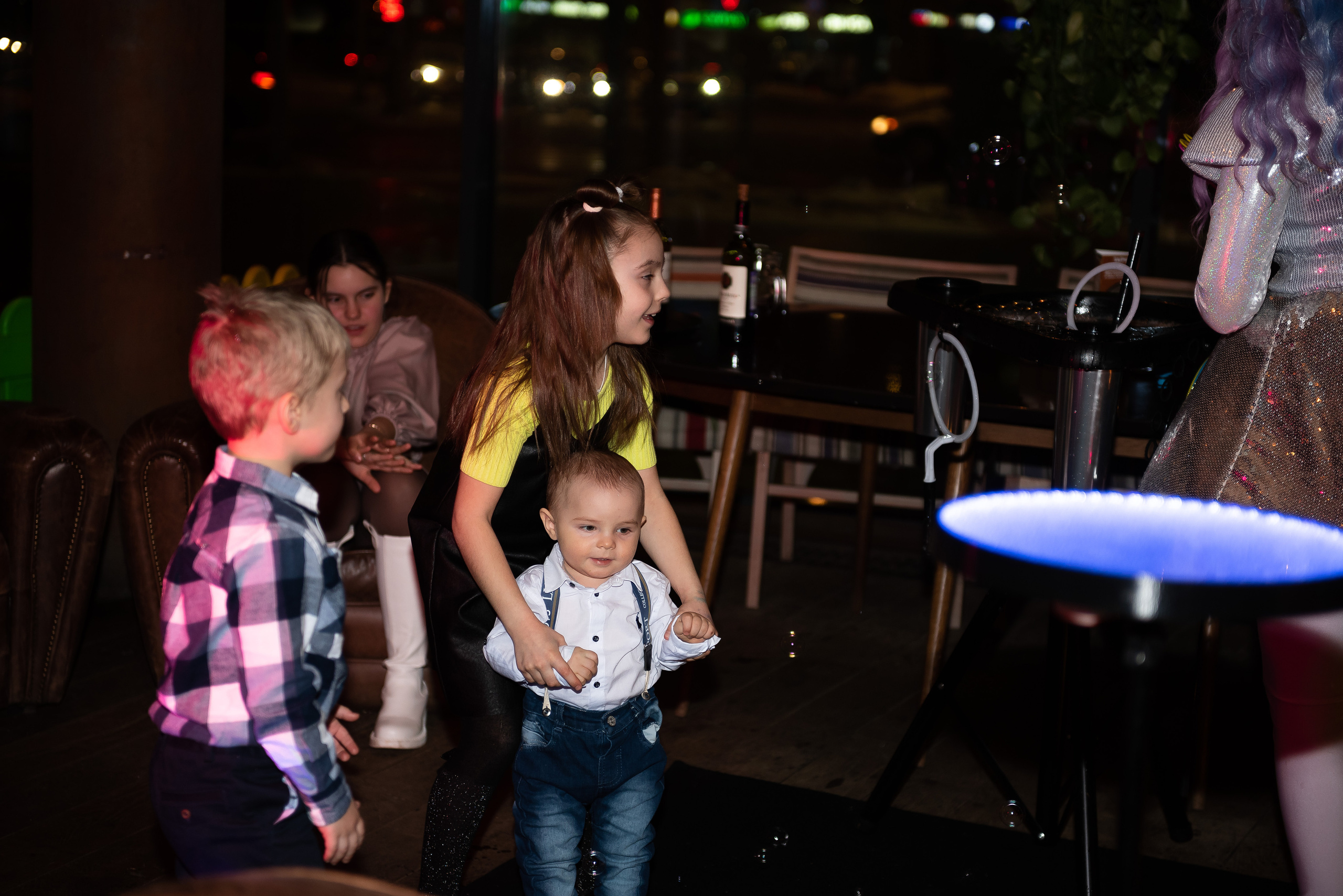 ДР Артёмки в ресторане. Репортажный фотограф в Москве Alena Sfotkaet