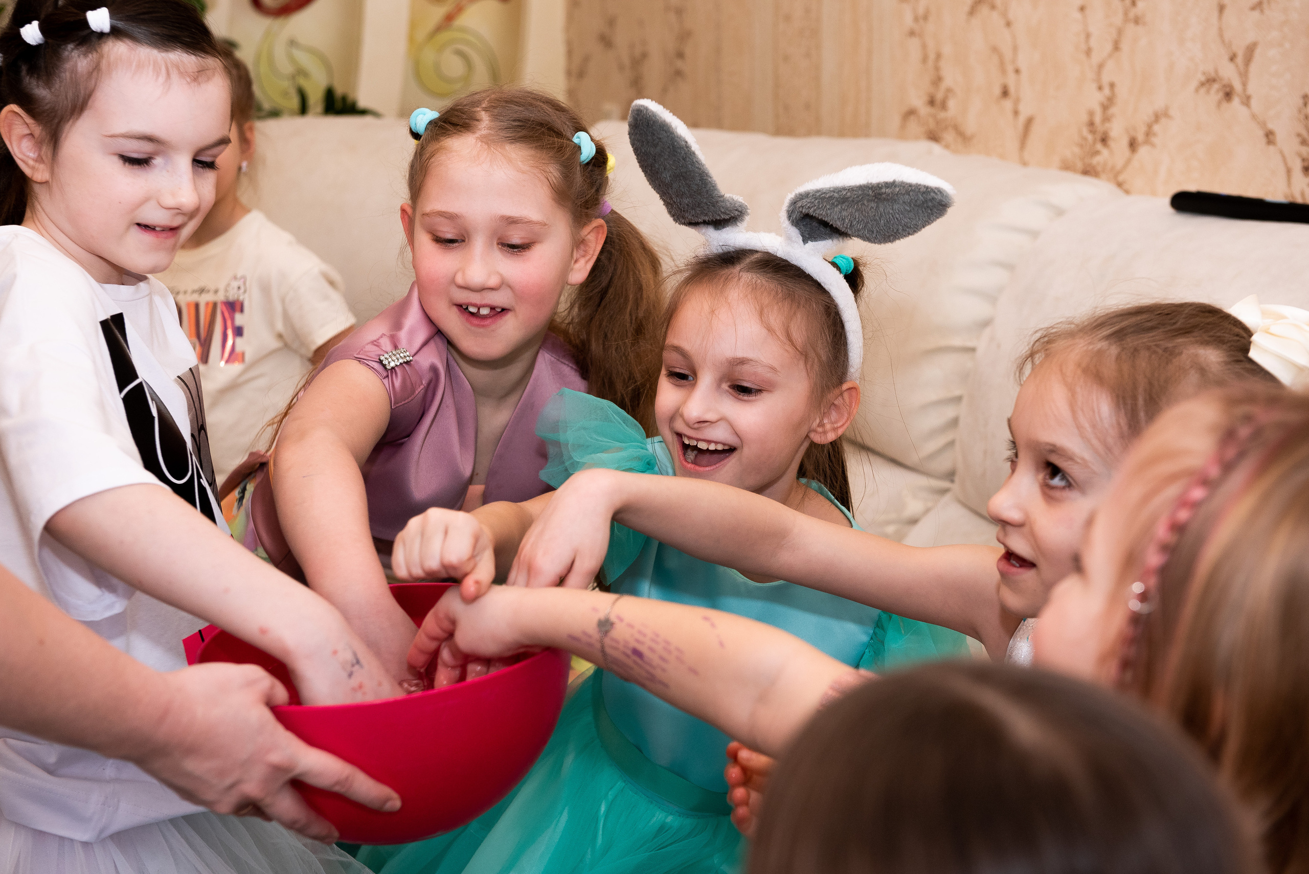 ДР Катюши дома. Репортажный фотограф в Москве Alena Sfotkaet