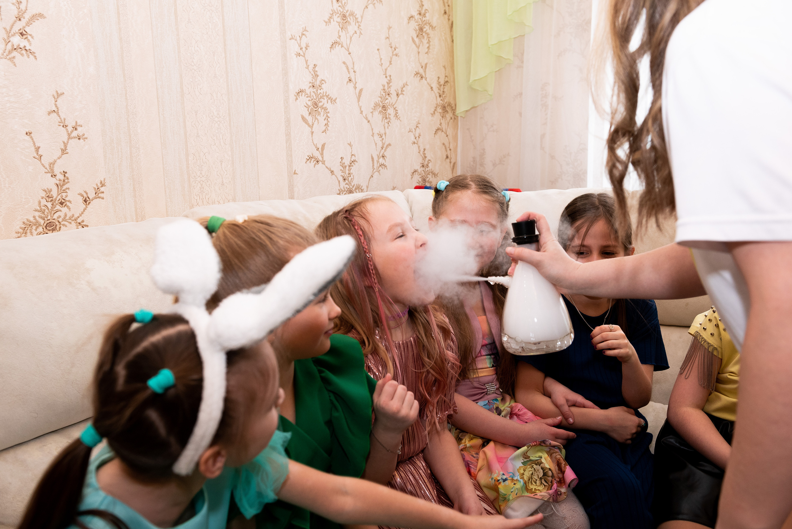 ДР Катюши дома. Репортажный фотограф в Москве Alena Sfotkaet