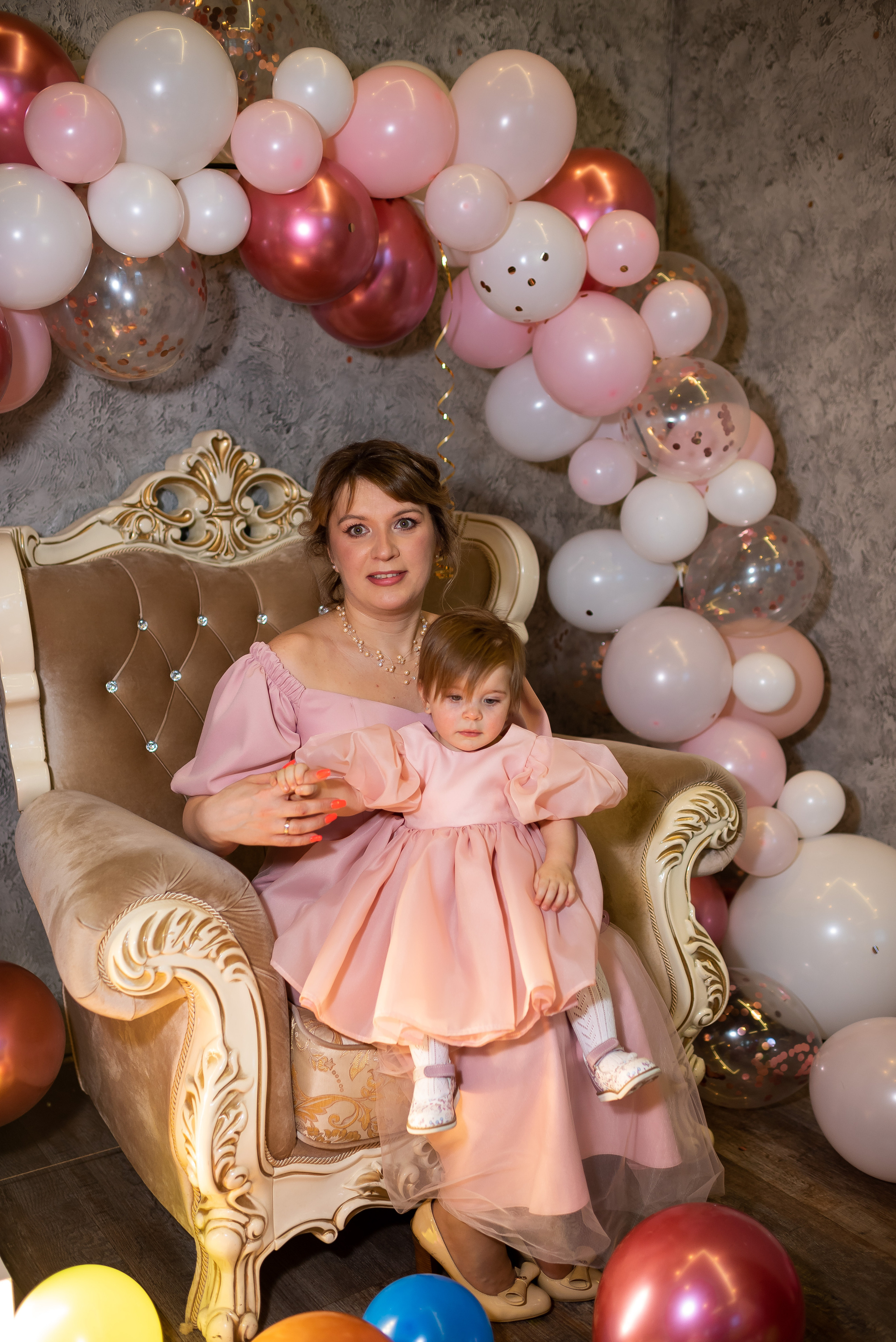 ДР Агаты в лофте. Репортажный фотограф в Москве Alena Sfotkaet