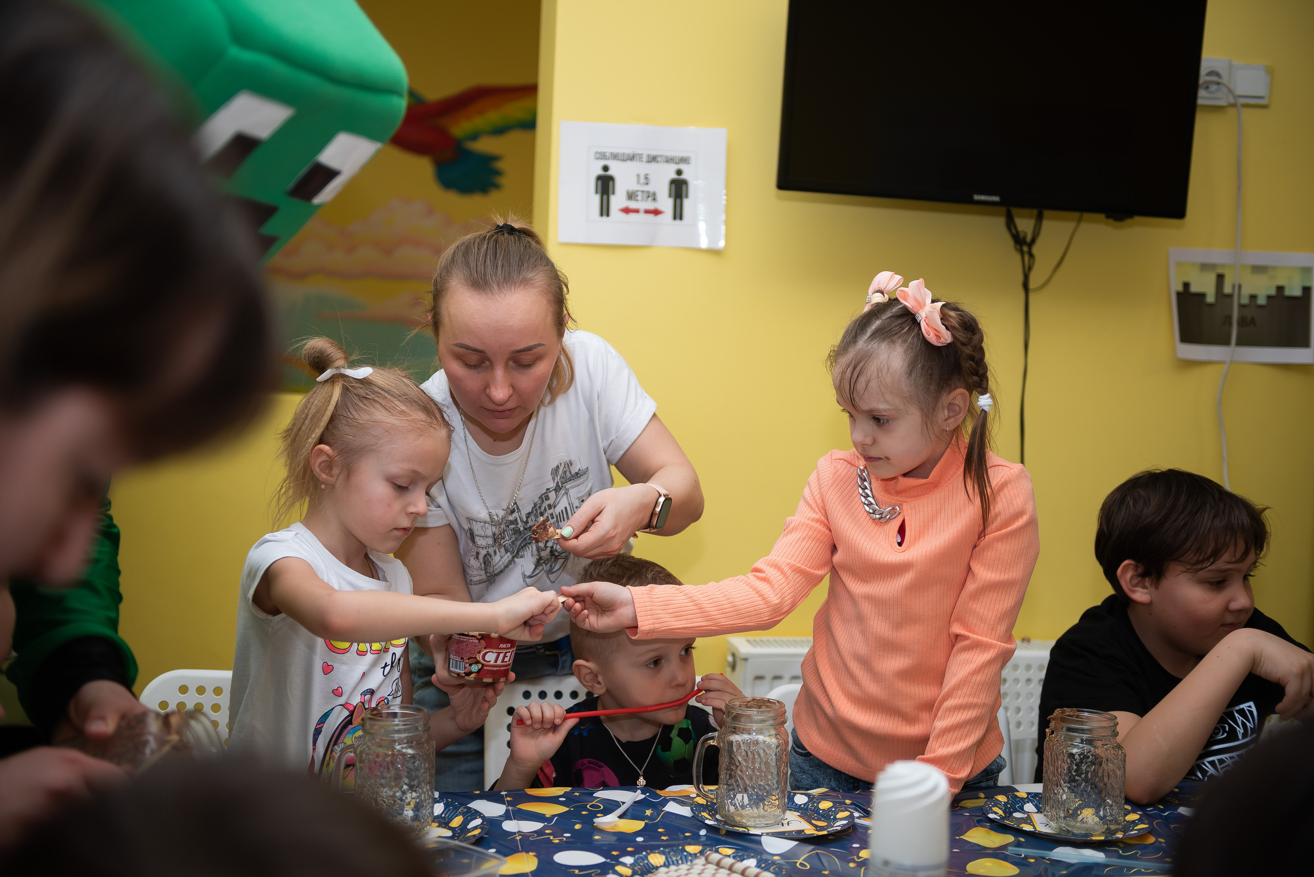 ДР Лёши в игровом центре. Репортажный фотограф в Москве Alena Sfotkaet