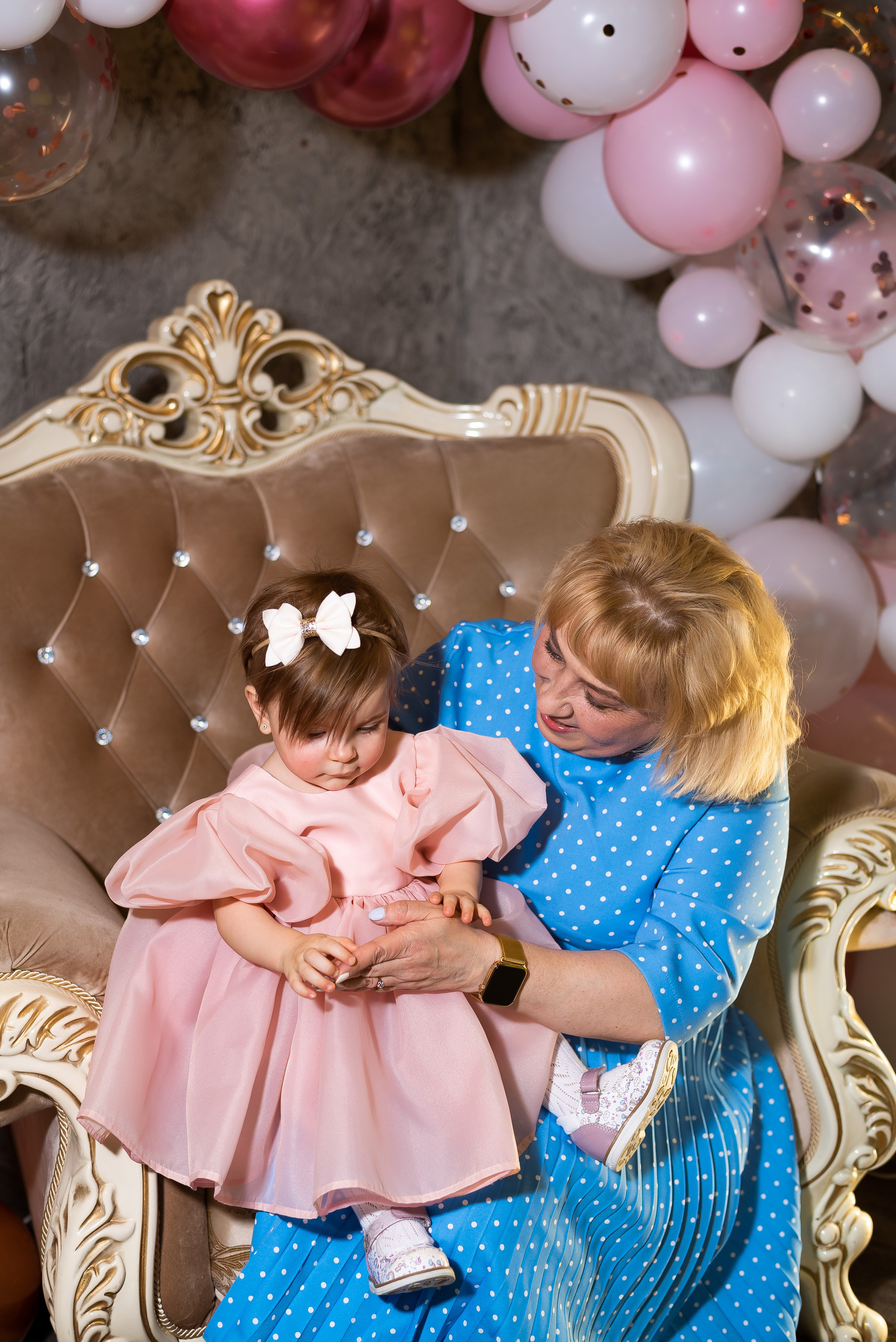 ДР Агаты в лофте. Репортажный фотограф в Москве Alena Sfotkaet