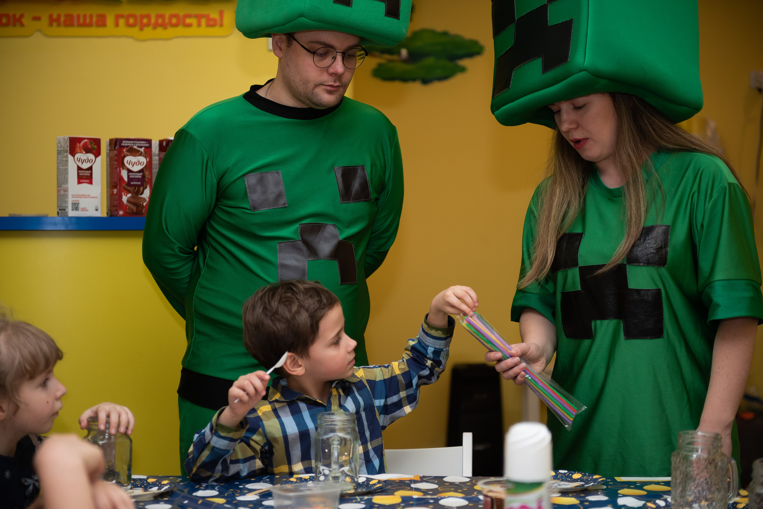 ДР Лёши в игровом центре. Репортажный фотограф в Москве Alena Sfotkaet