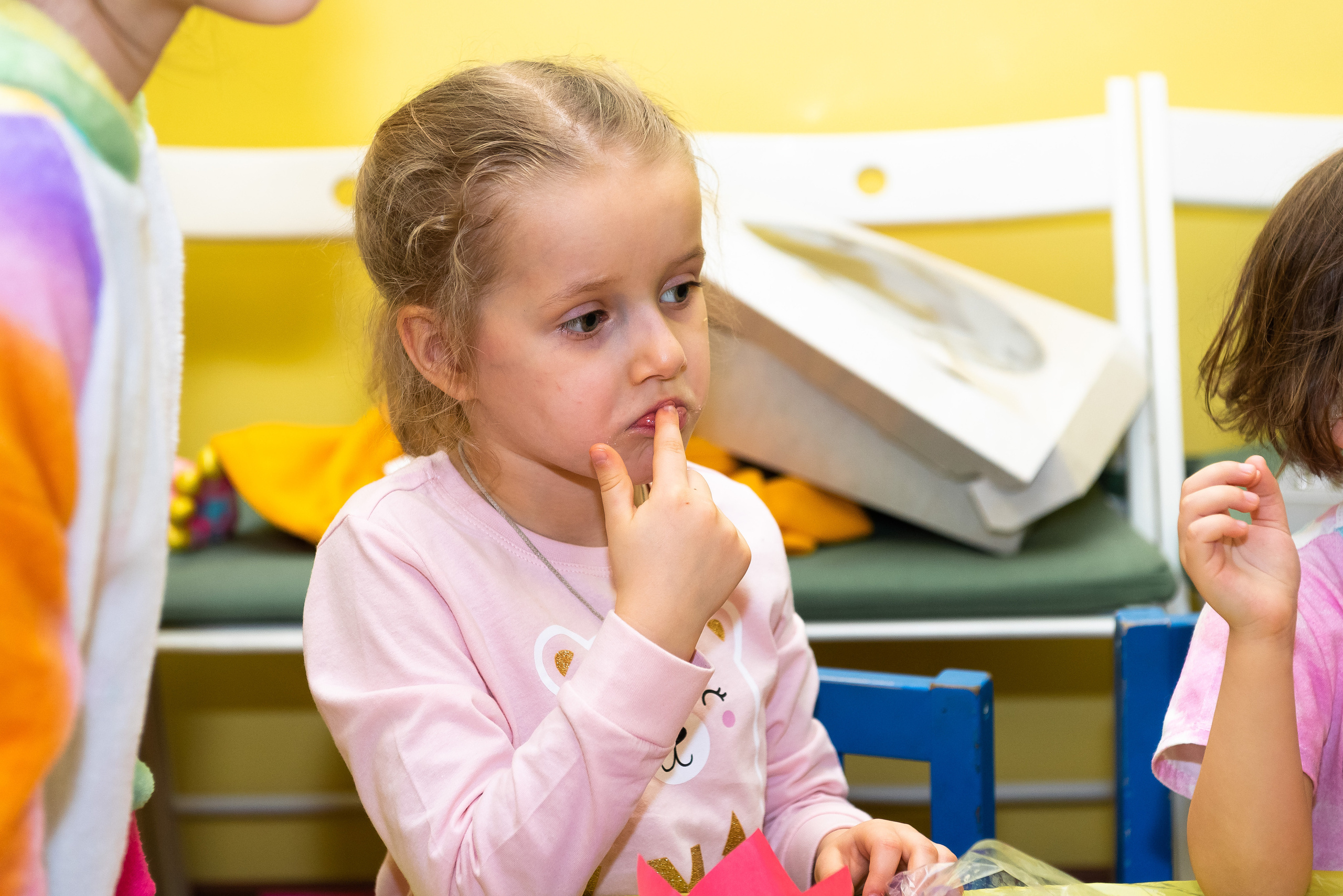 Пижамная вечеринка в игровом центре. Репортажный фотограф в Москве Alena Sfotkaet