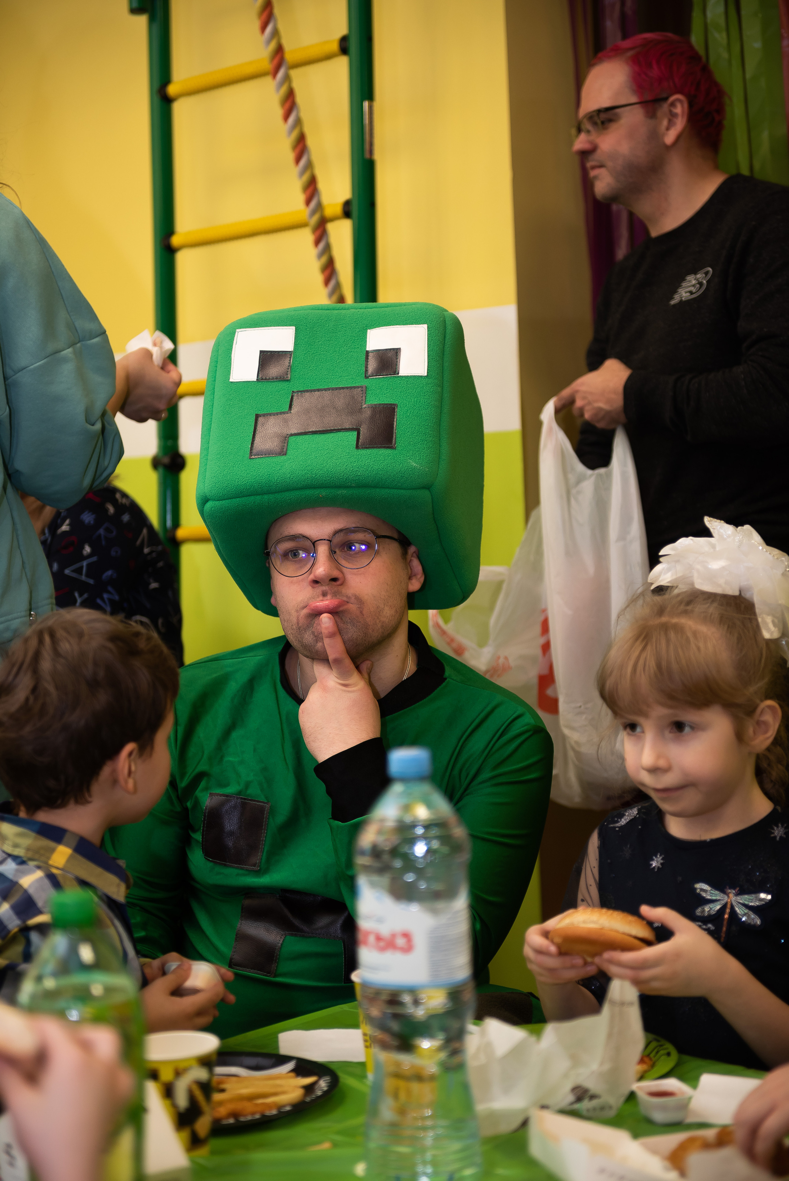 ДР Лёши в игровом центре. Репортажный фотограф в Москве Alena Sfotkaet