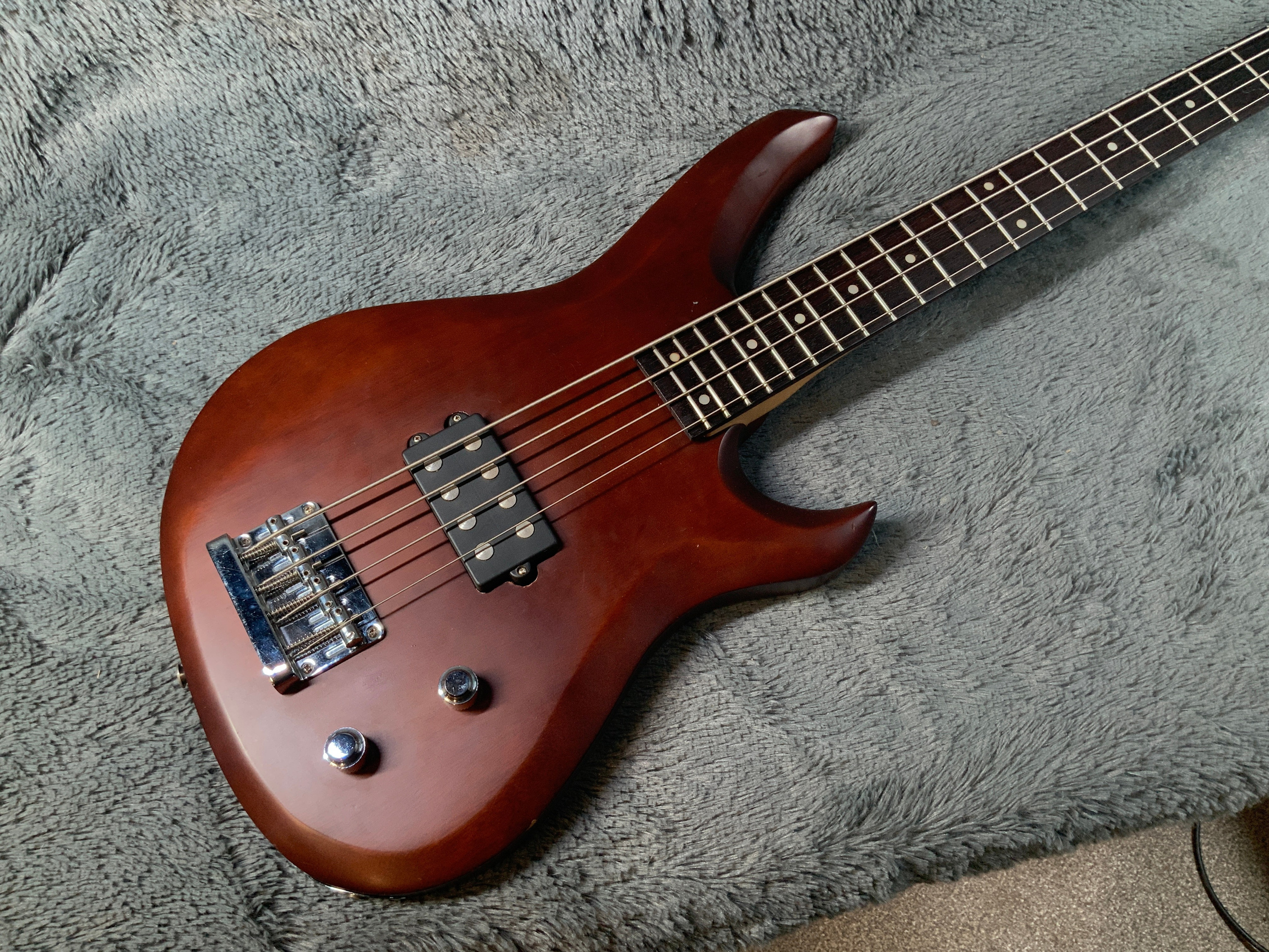 Vintage Bass Korea 90's