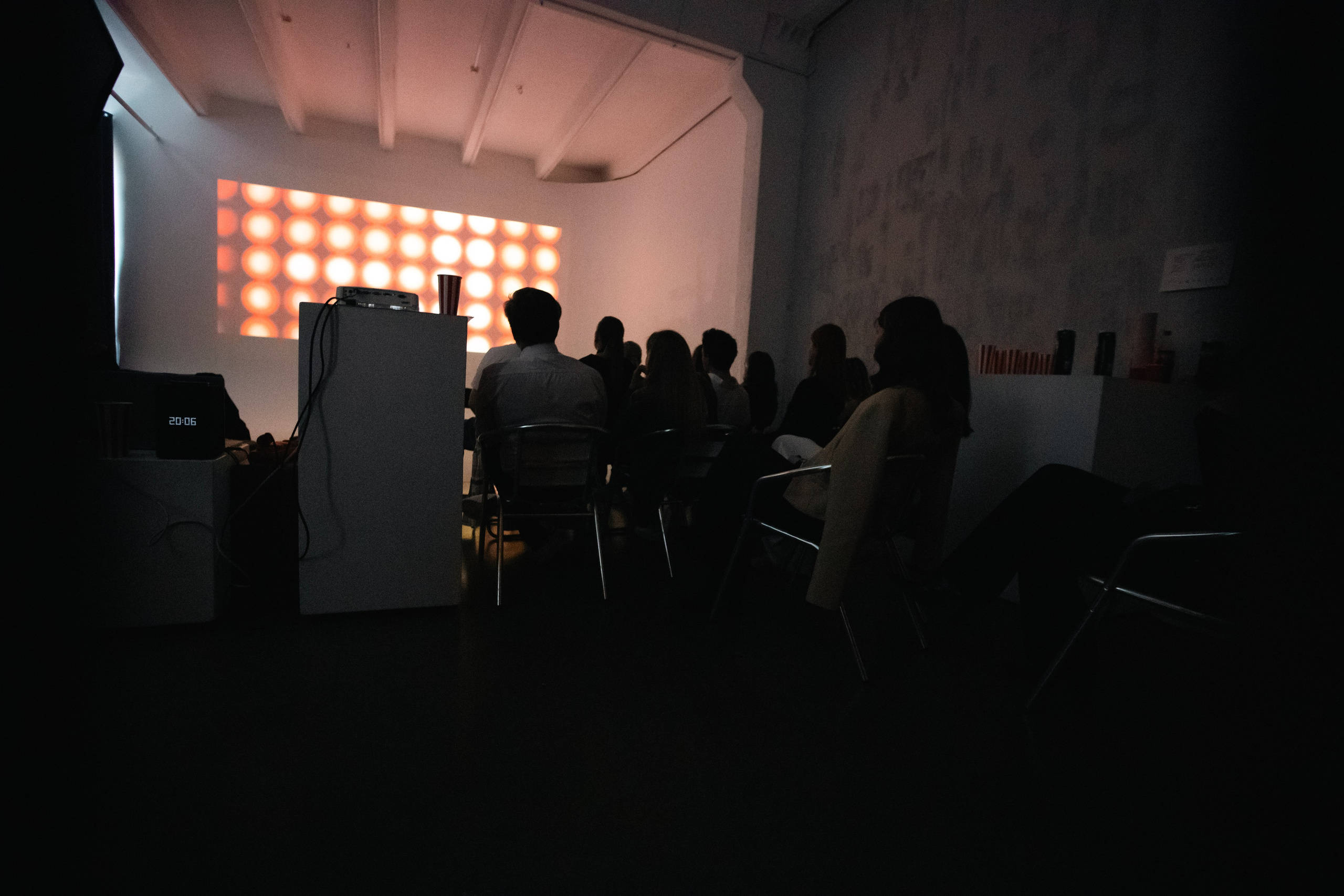 Премьера фильма «Как перестать сомневаться». Главная