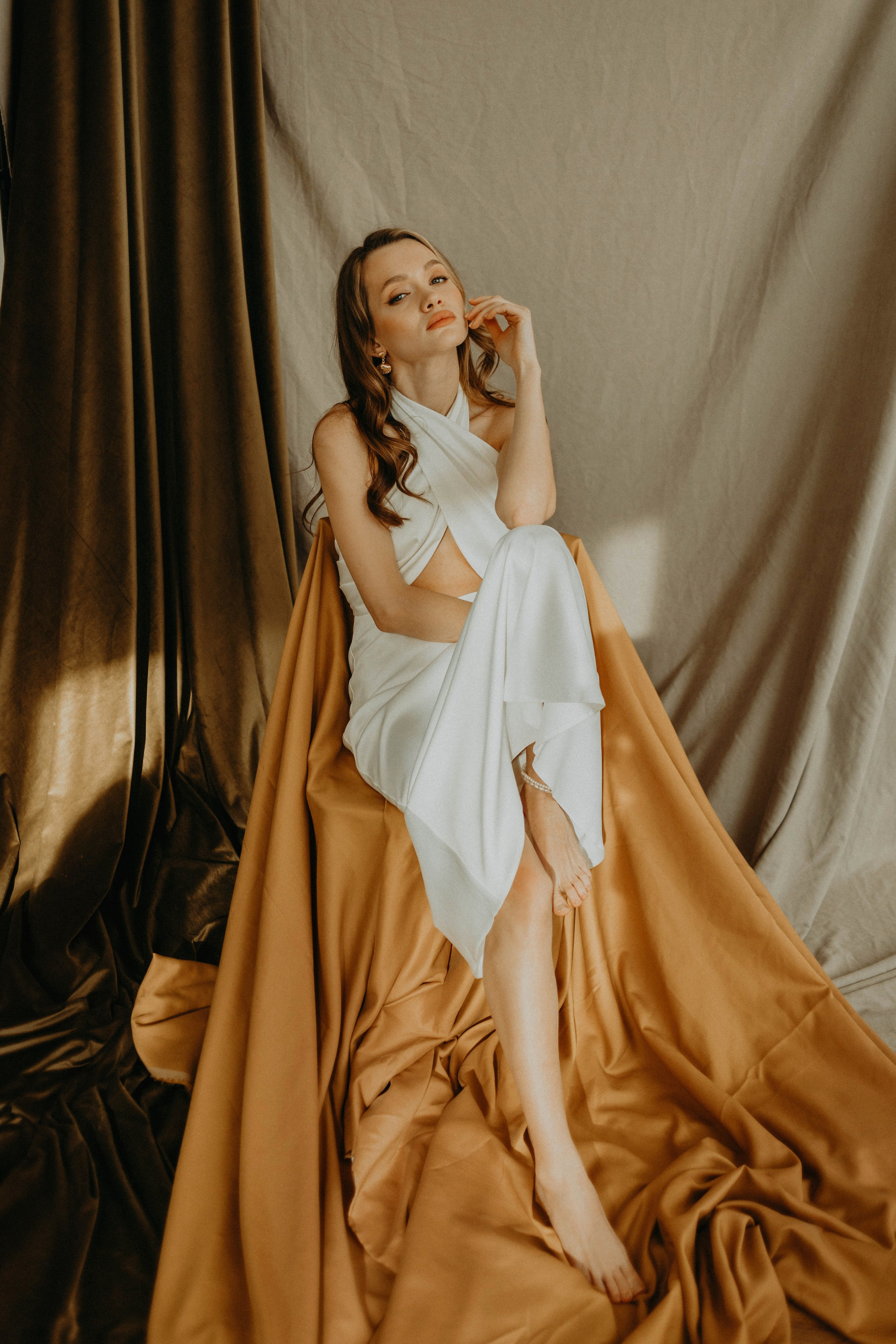 Фотосессия в обрамление тканями. Фотограф в Краснодаре Евгения Михаевич