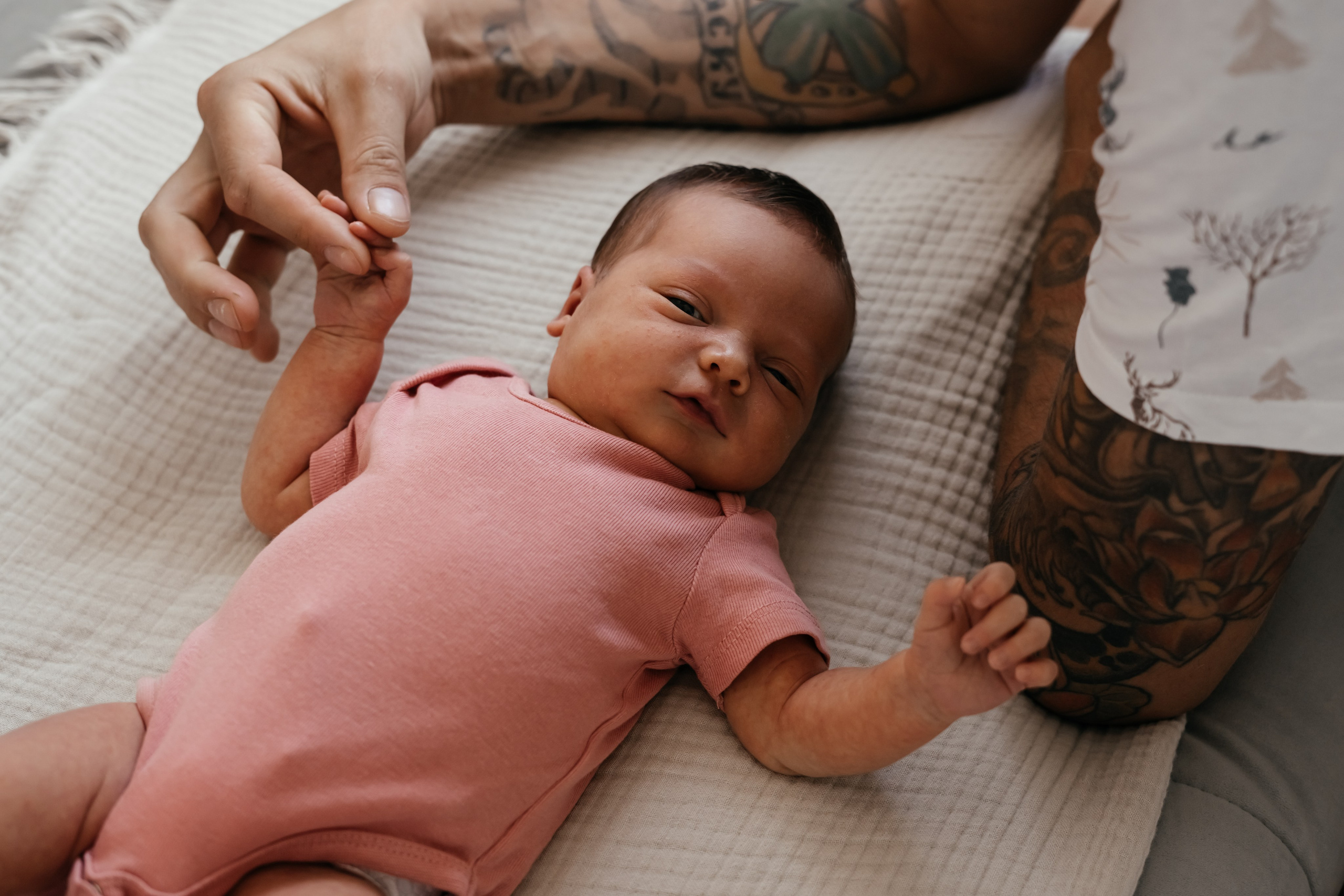 Первые дни Аси дома. Семейный фотограф в Томске Зарина Азизбаева