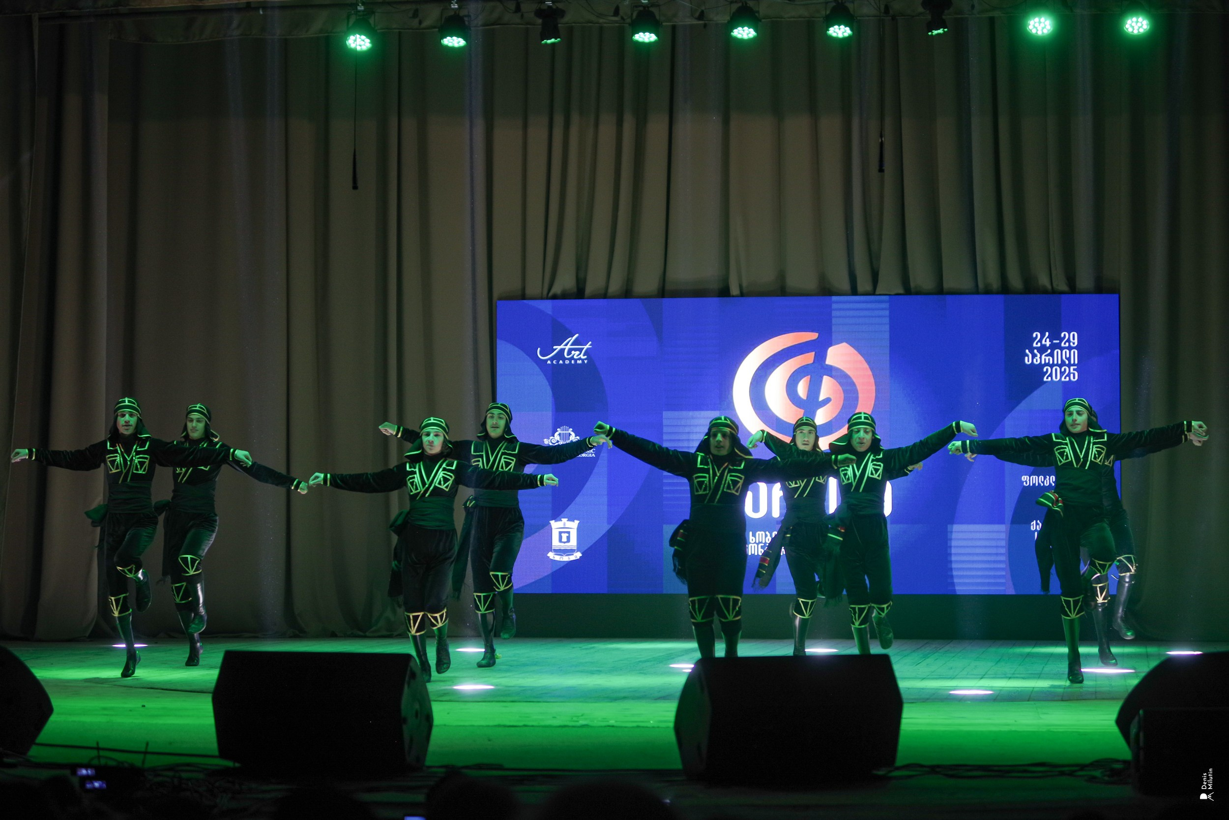 Танцы в Хоби. Портретный фотограф Денис Милютин