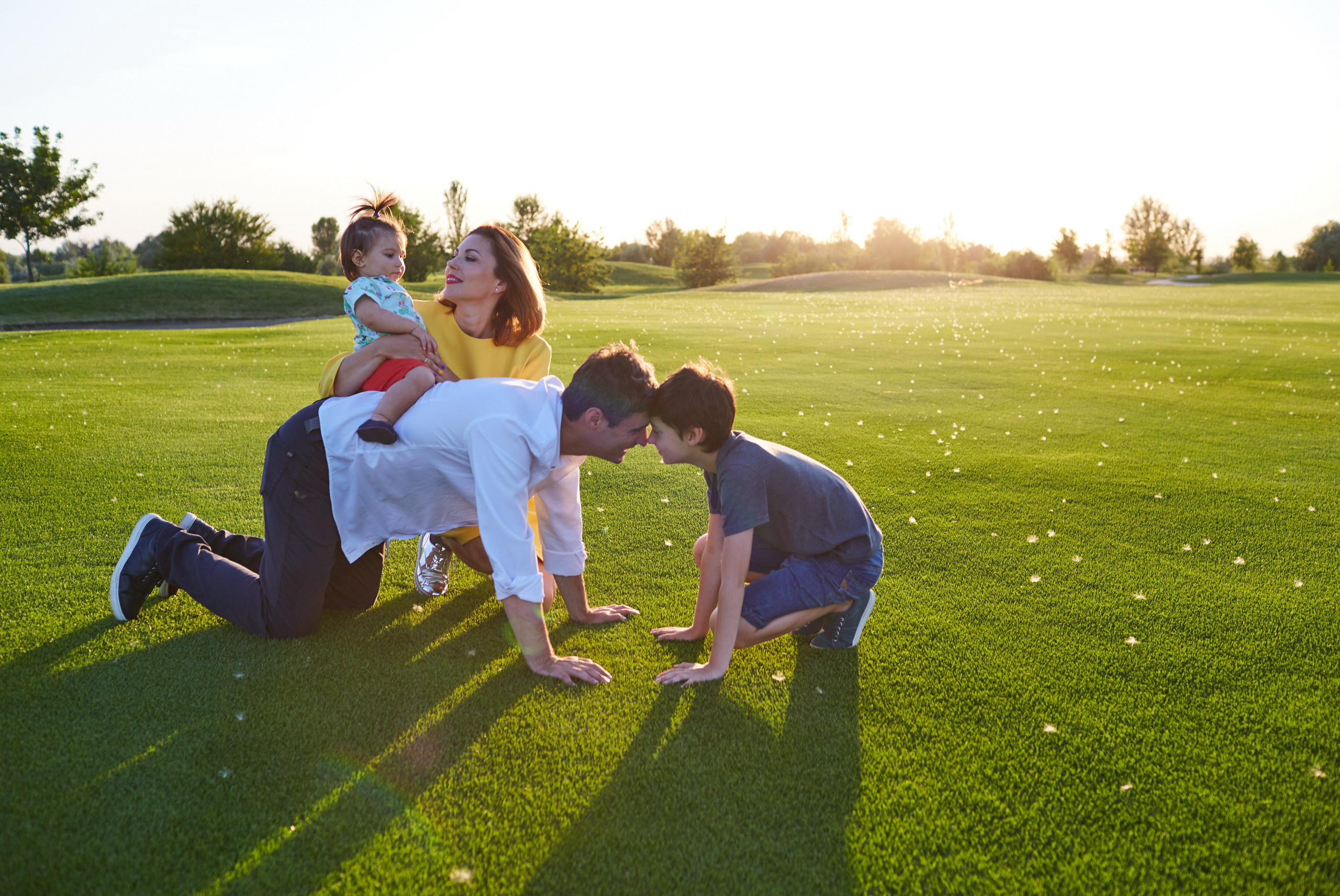 Вадим и его семья. Прогулка по гольф-клубу. Профессиональный фотограф в Ростове-на-Дону Станислав Бурдон