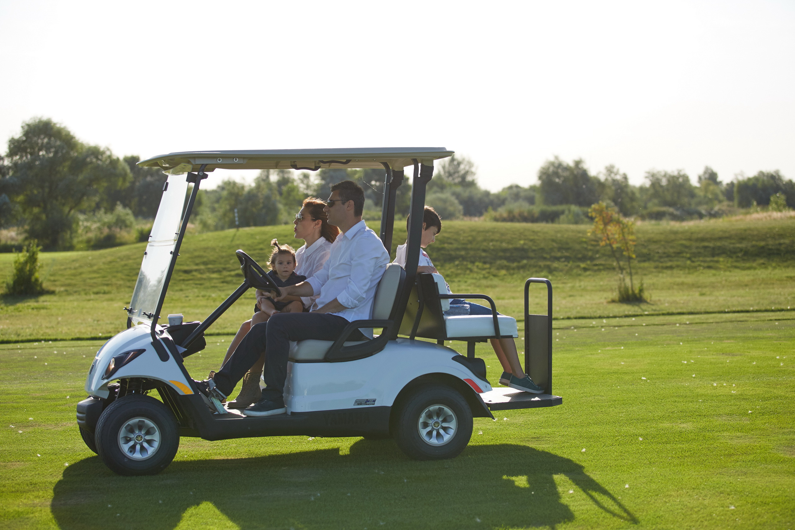 Вадим и его семья. Прогулка по гольф-клубу. Профессиональный фотограф в Ростове-на-Дону Станислав Бурдон