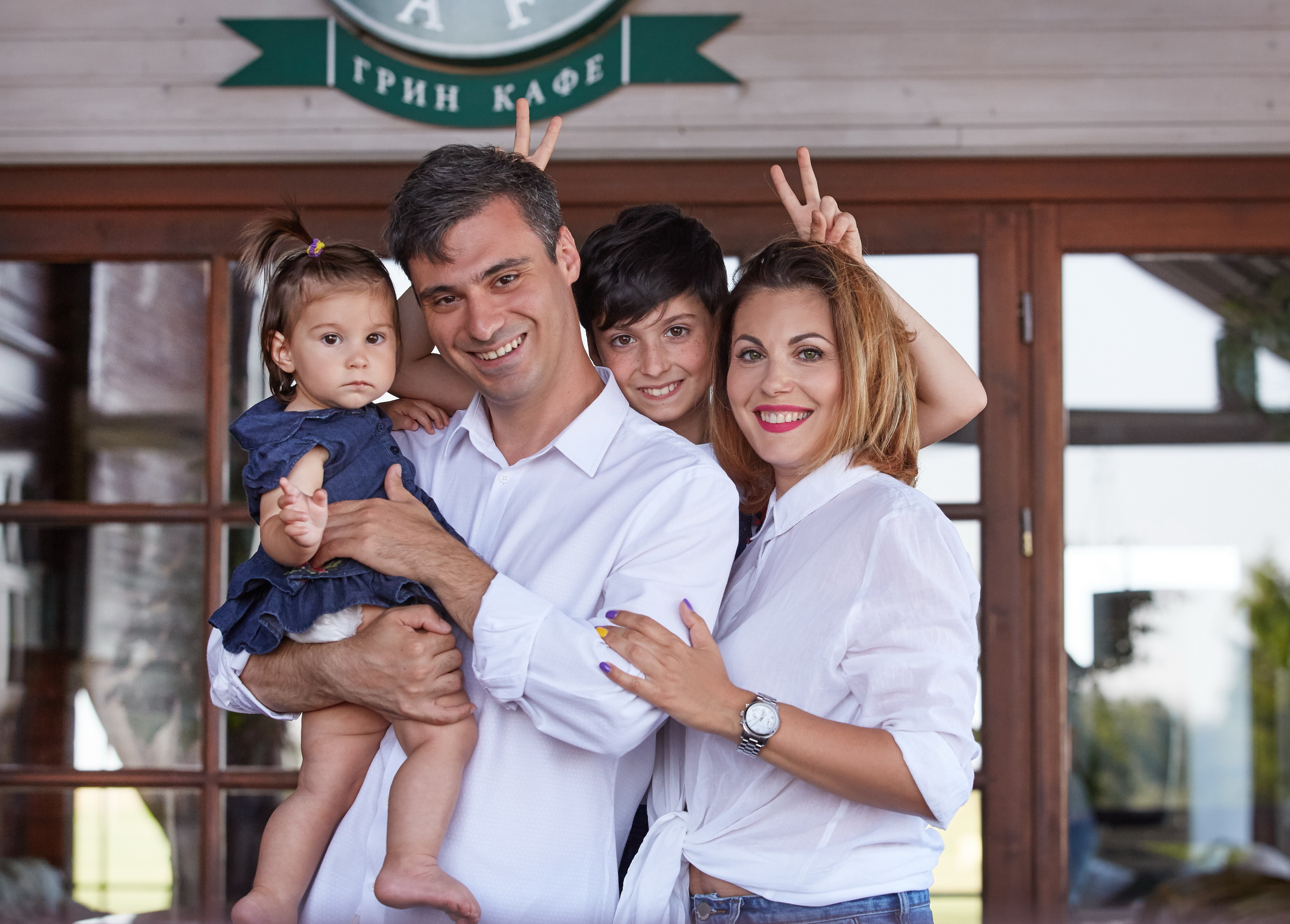 Вадим и его семья. Прогулка по гольф-клубу. Профессиональный фотограф в Ростове-на-Дону Станислав Бурдон