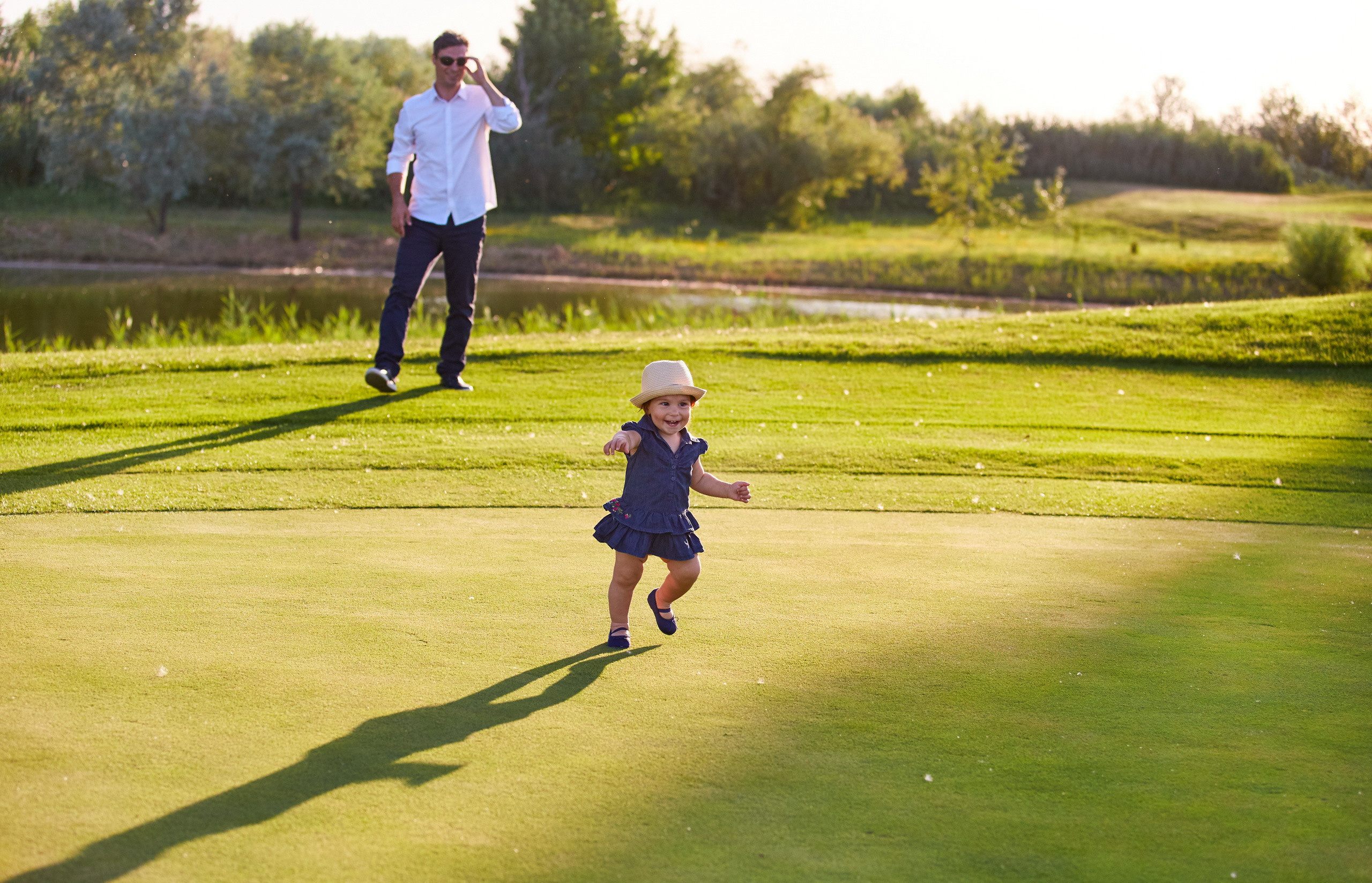Вадим и его семья. Прогулка по гольф-клубу. Профессиональный фотограф в Ростове-на-Дону Станислав Бурдон