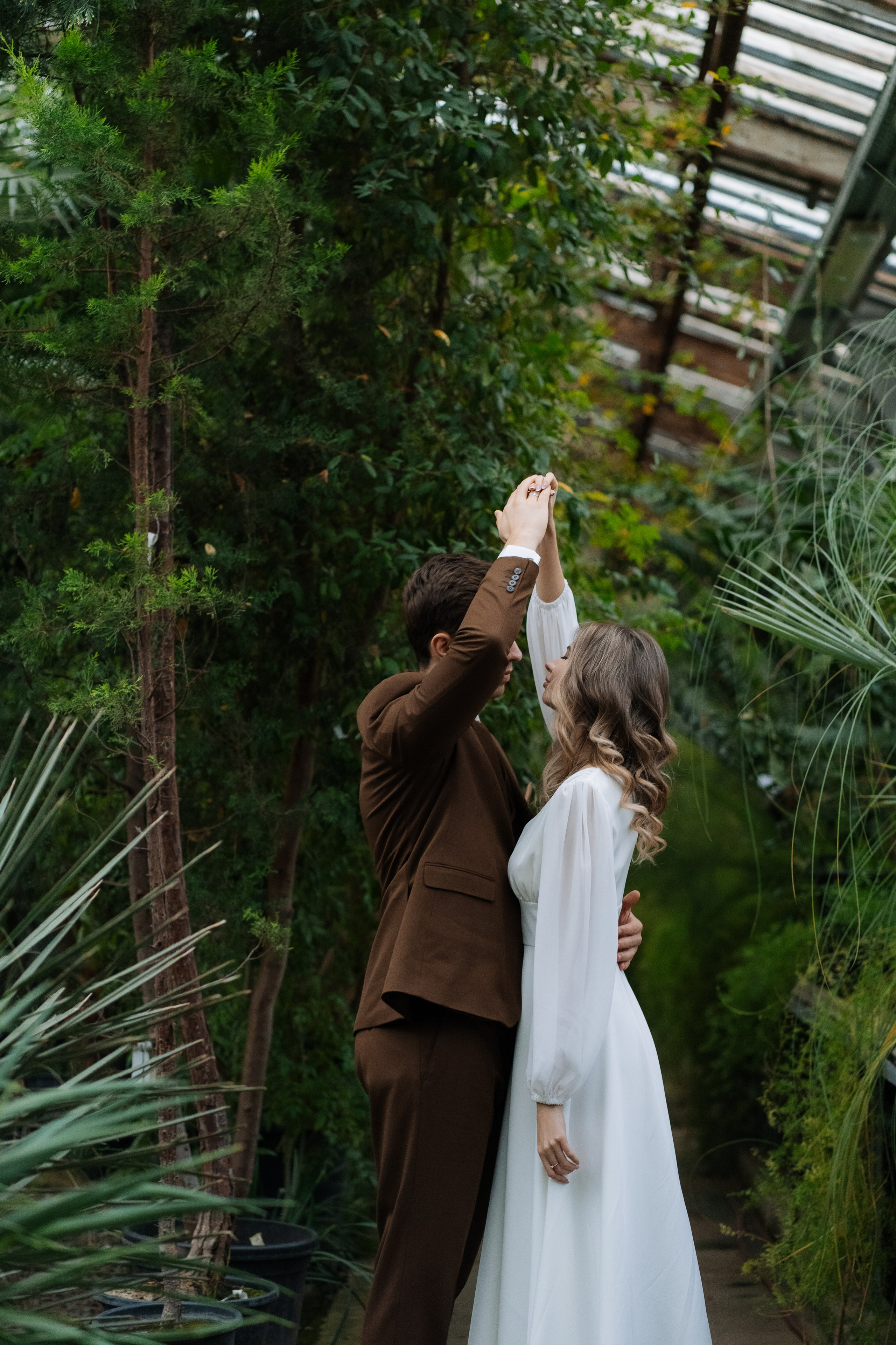 Свадебная фотосессия в оранжерее, Москва. Свадебный фотограф в Москве Анна Полушина